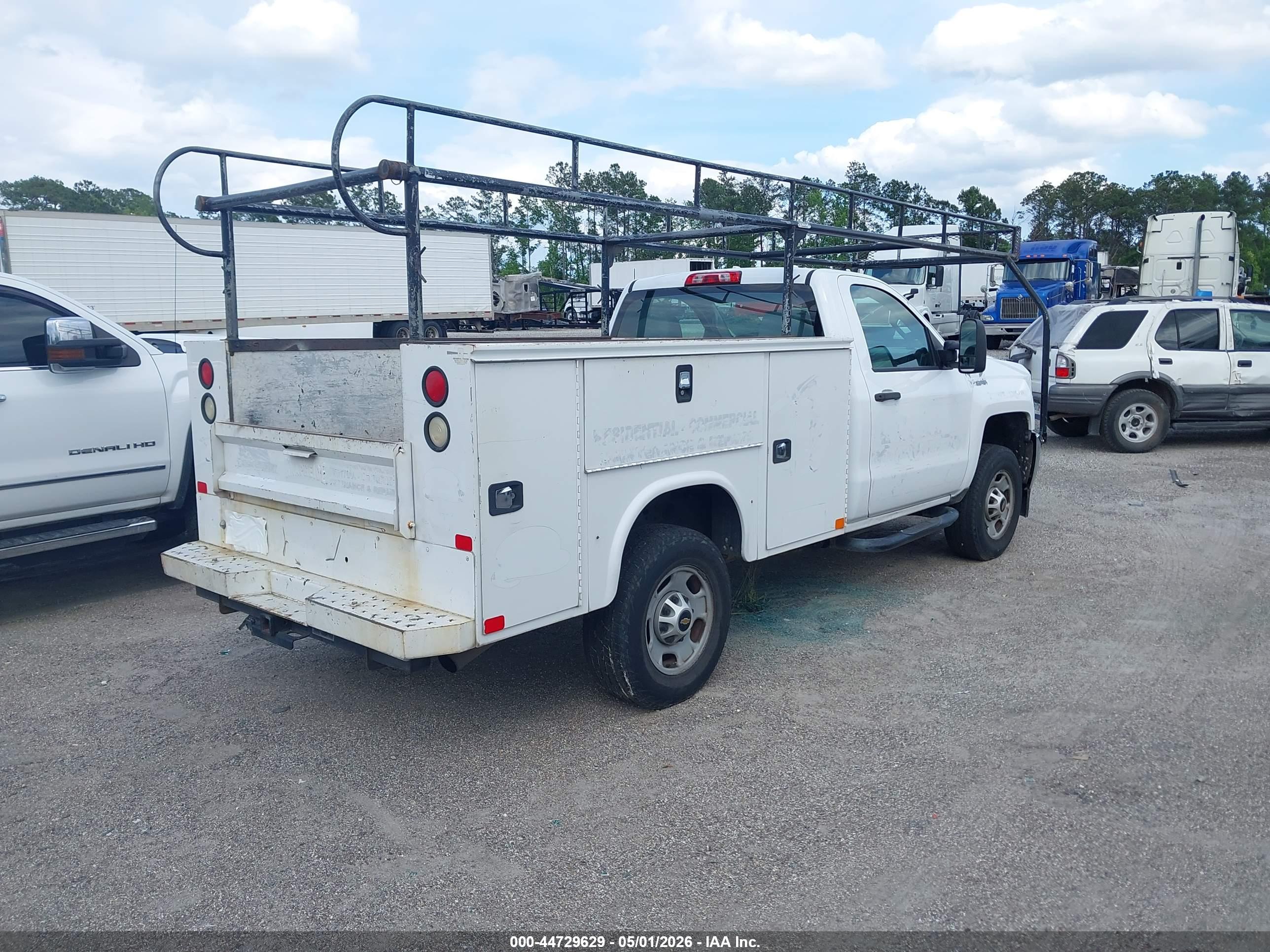 CHEVROLET SILVERADO image 4