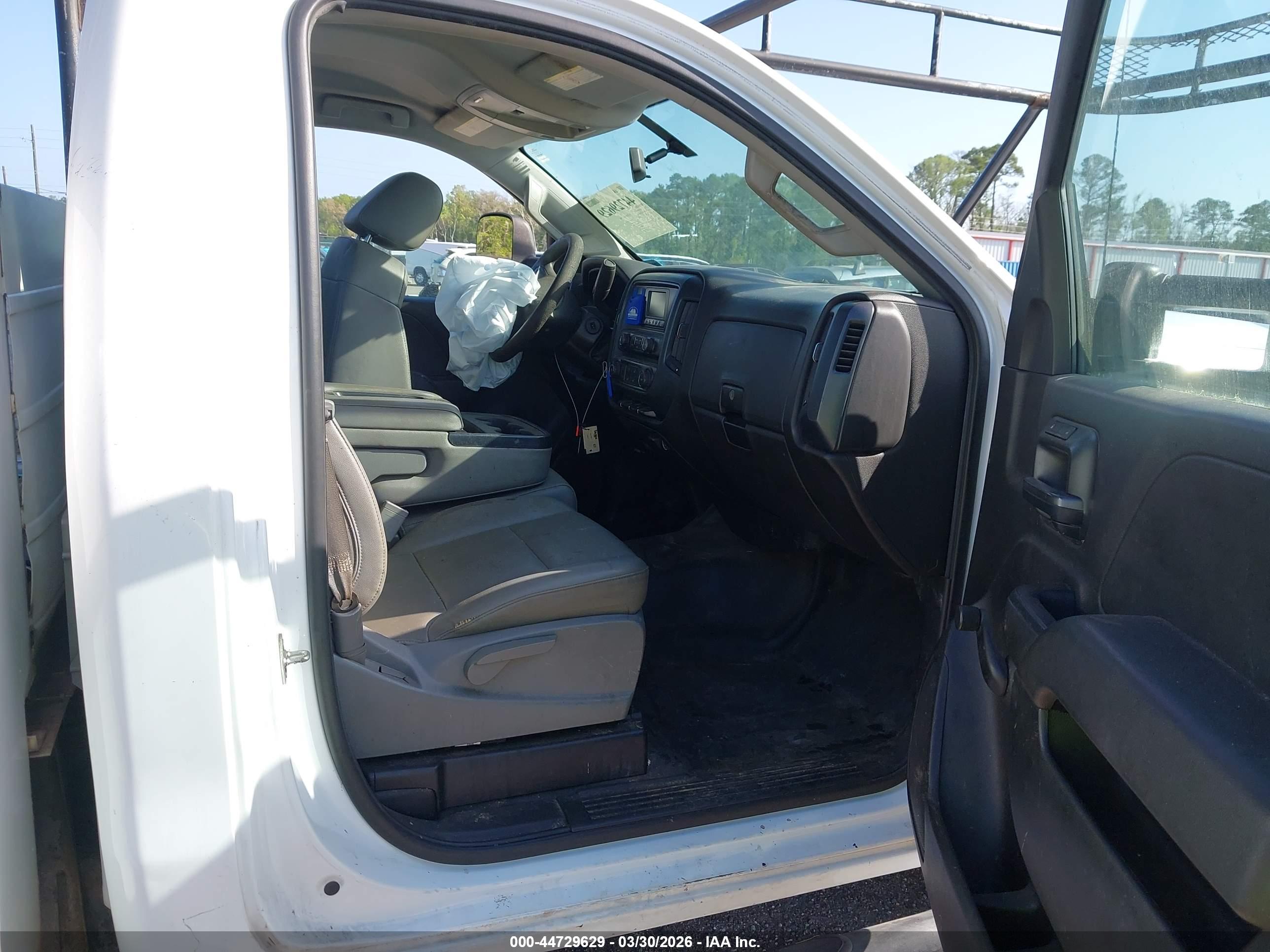 CHEVROLET SILVERADO image 5