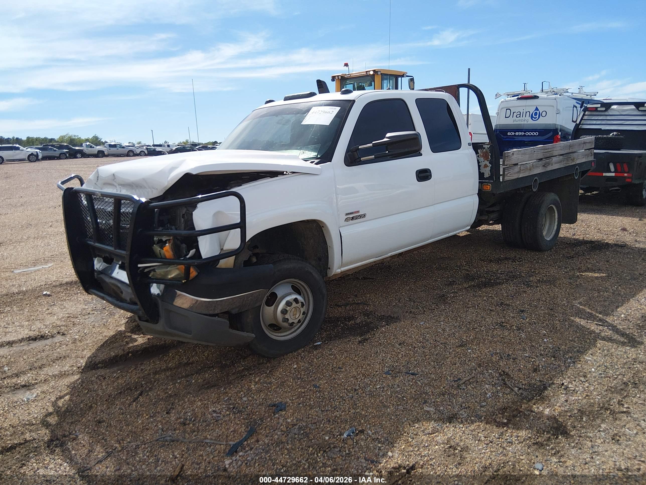 CHEVROLET SILVERADO image 2
