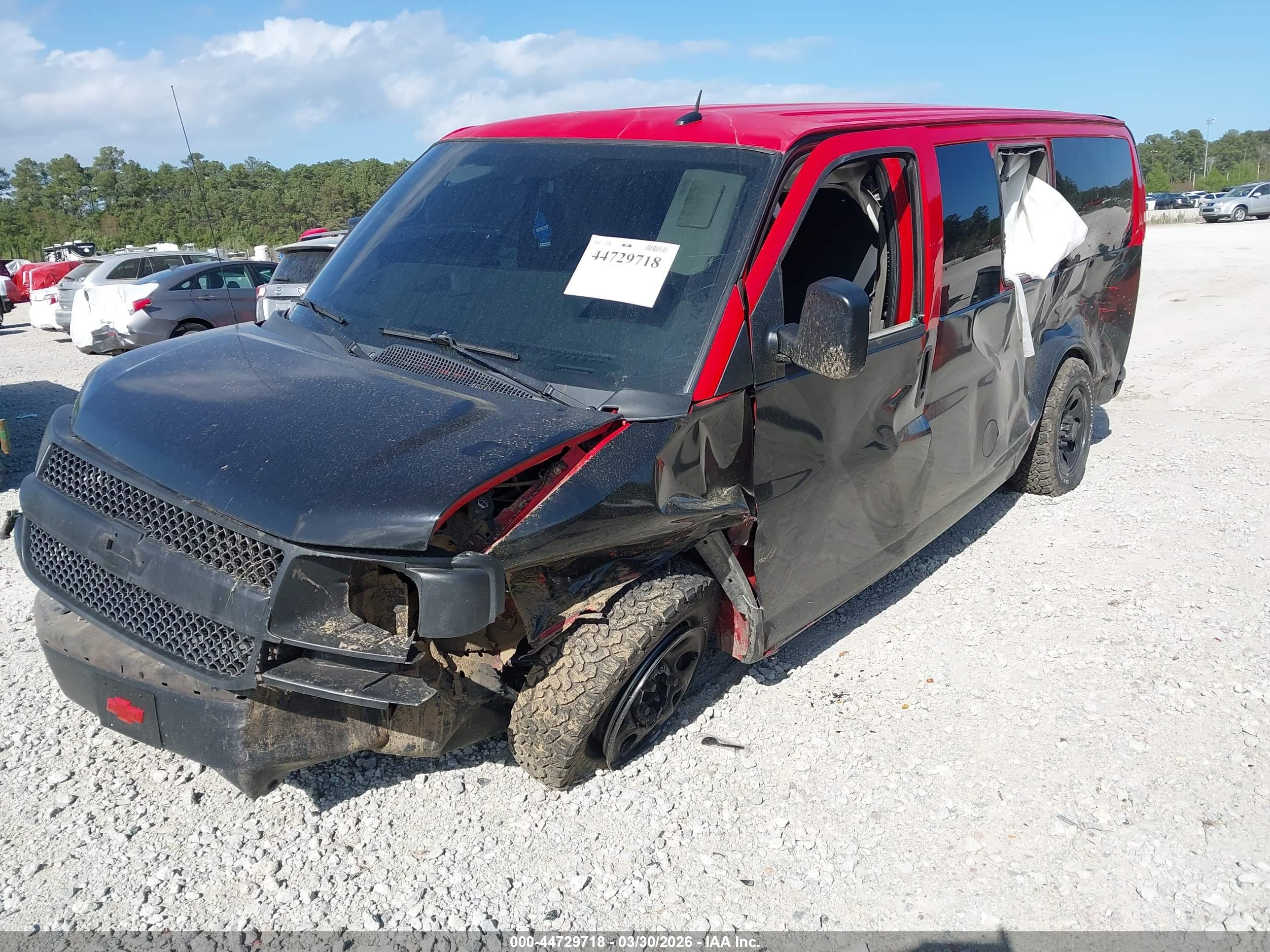 CHEVROLET EXPRESS image 2
