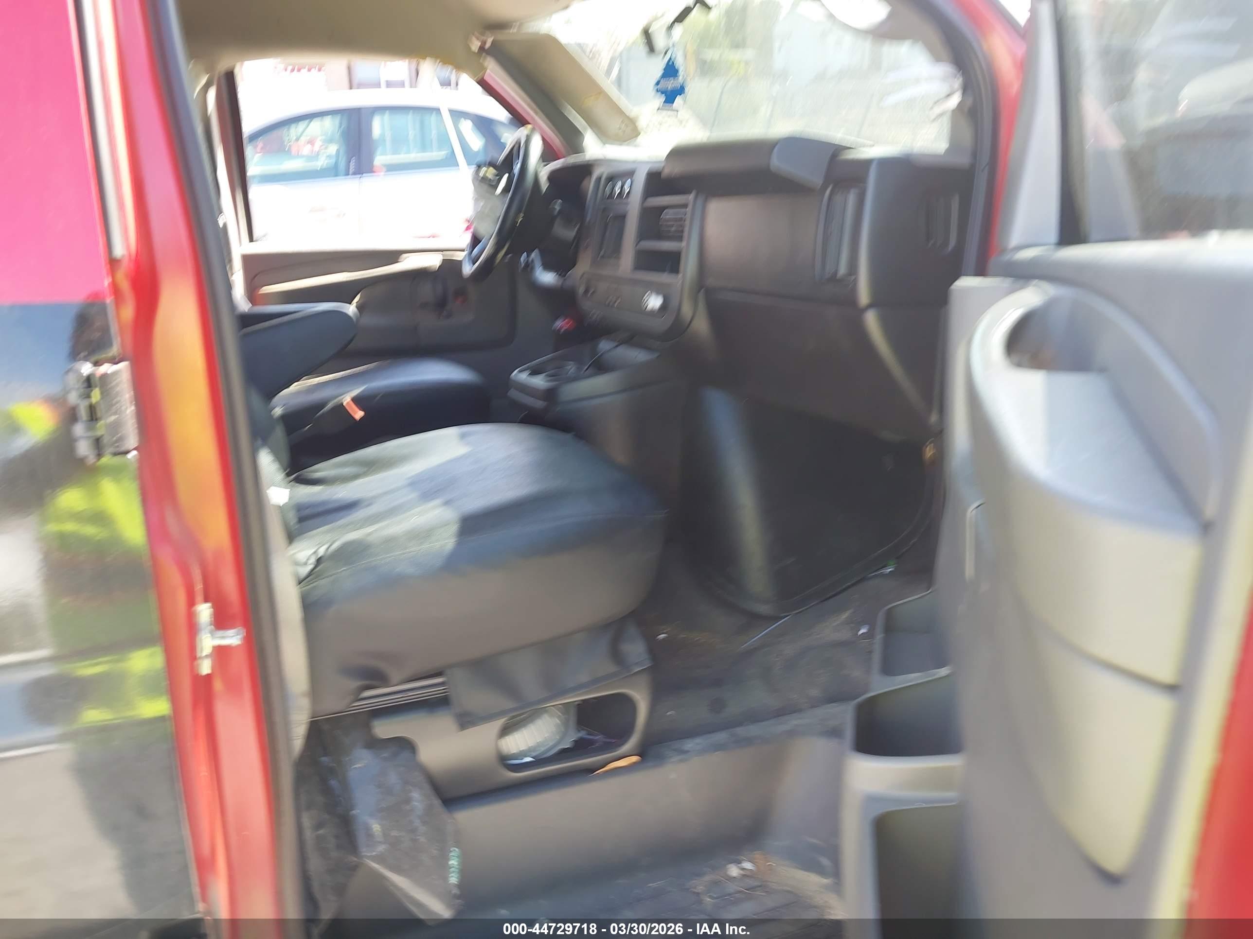CHEVROLET EXPRESS image 5