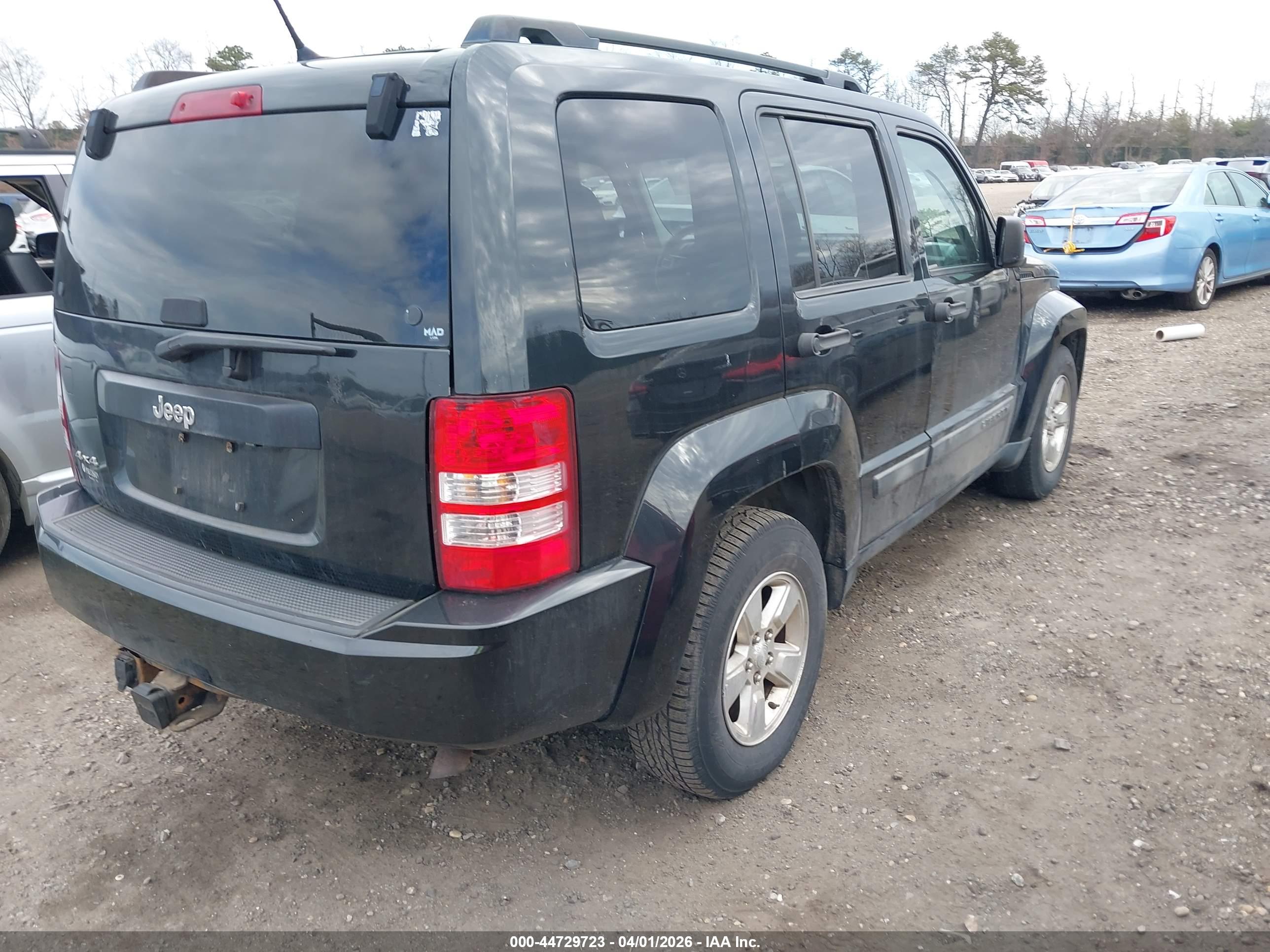 JEEP LIBERTY image 4