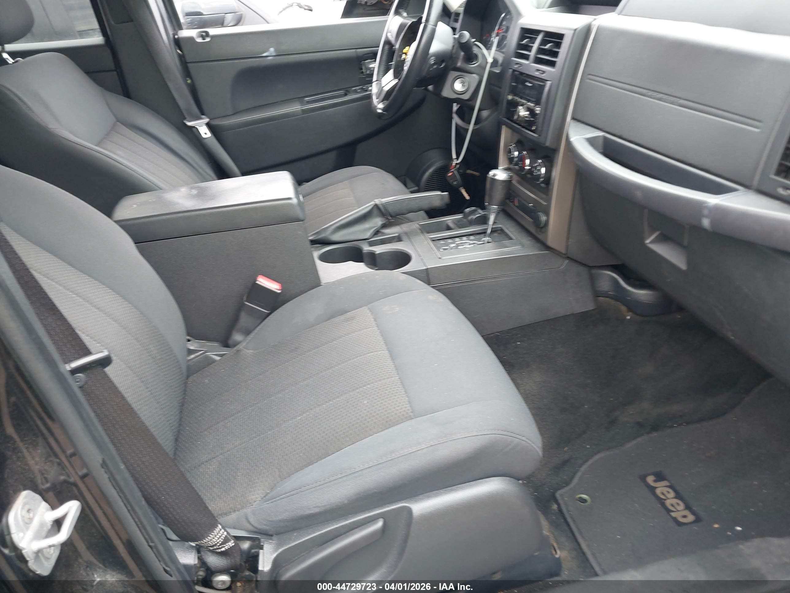 JEEP LIBERTY image 5