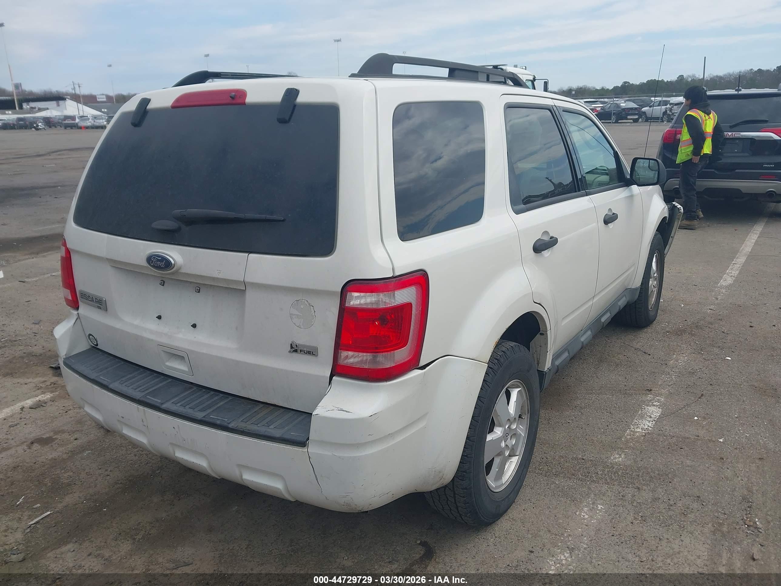 FORD ESCAPE image 4