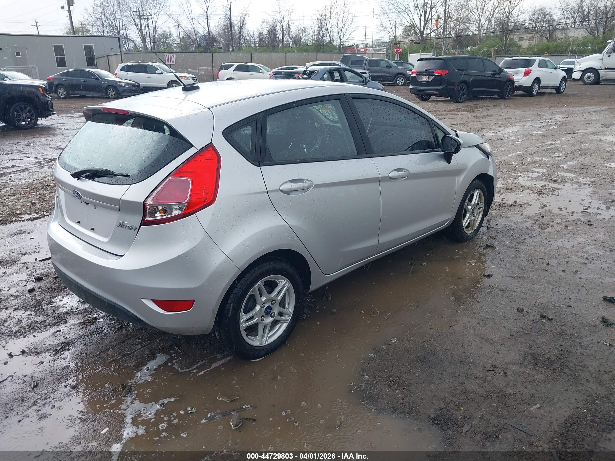 FORD FIESTA image 4