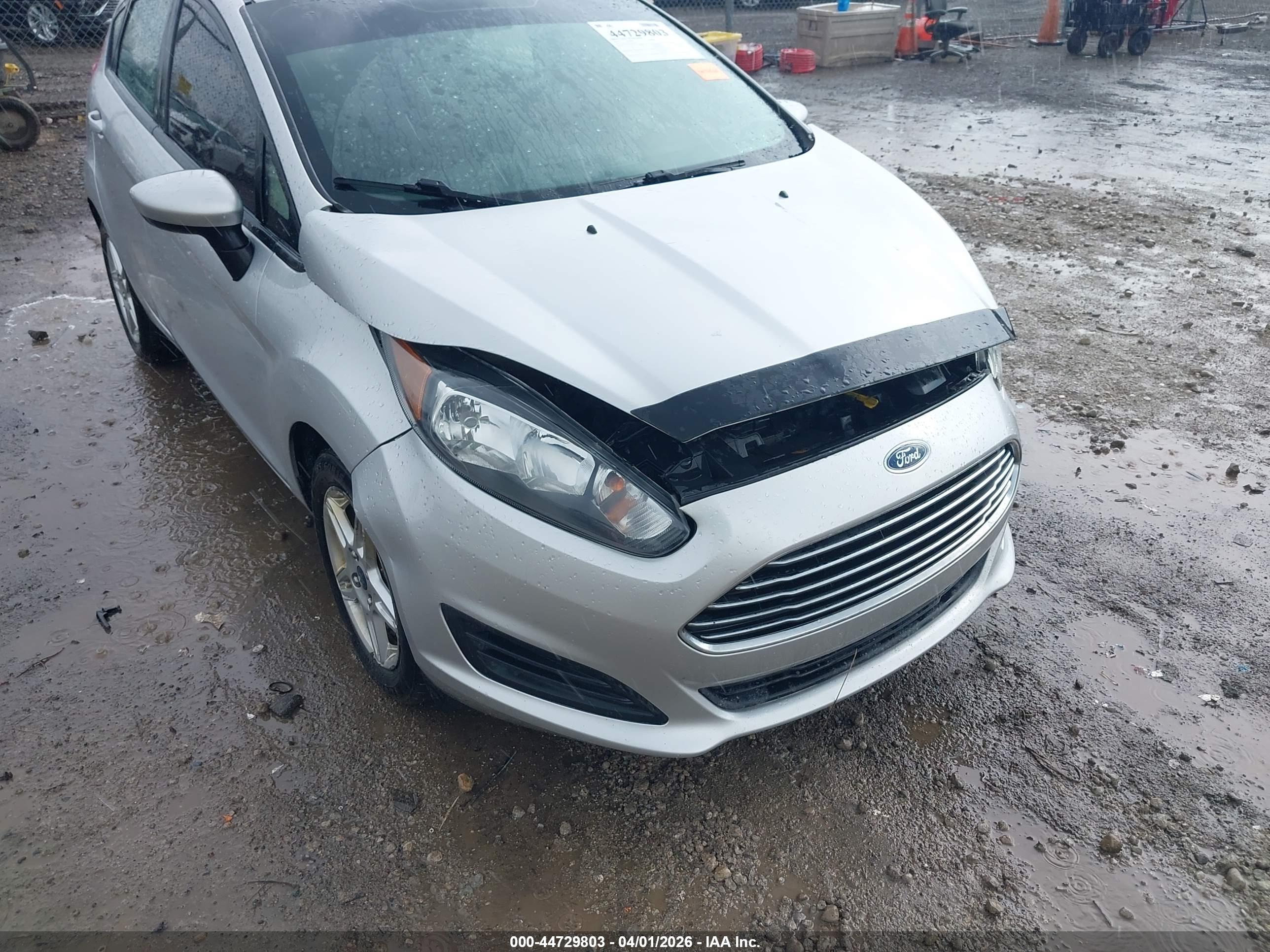 FORD FIESTA image 6