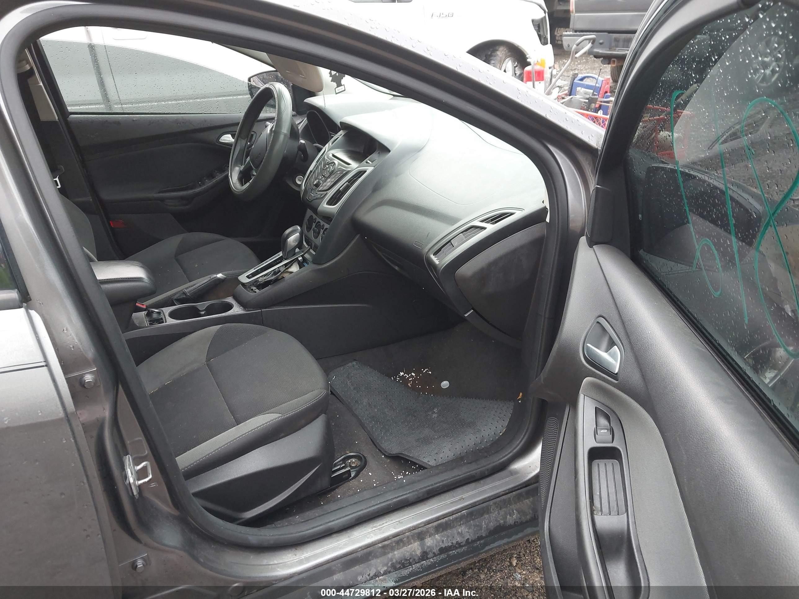 FORD FOCUS image 5