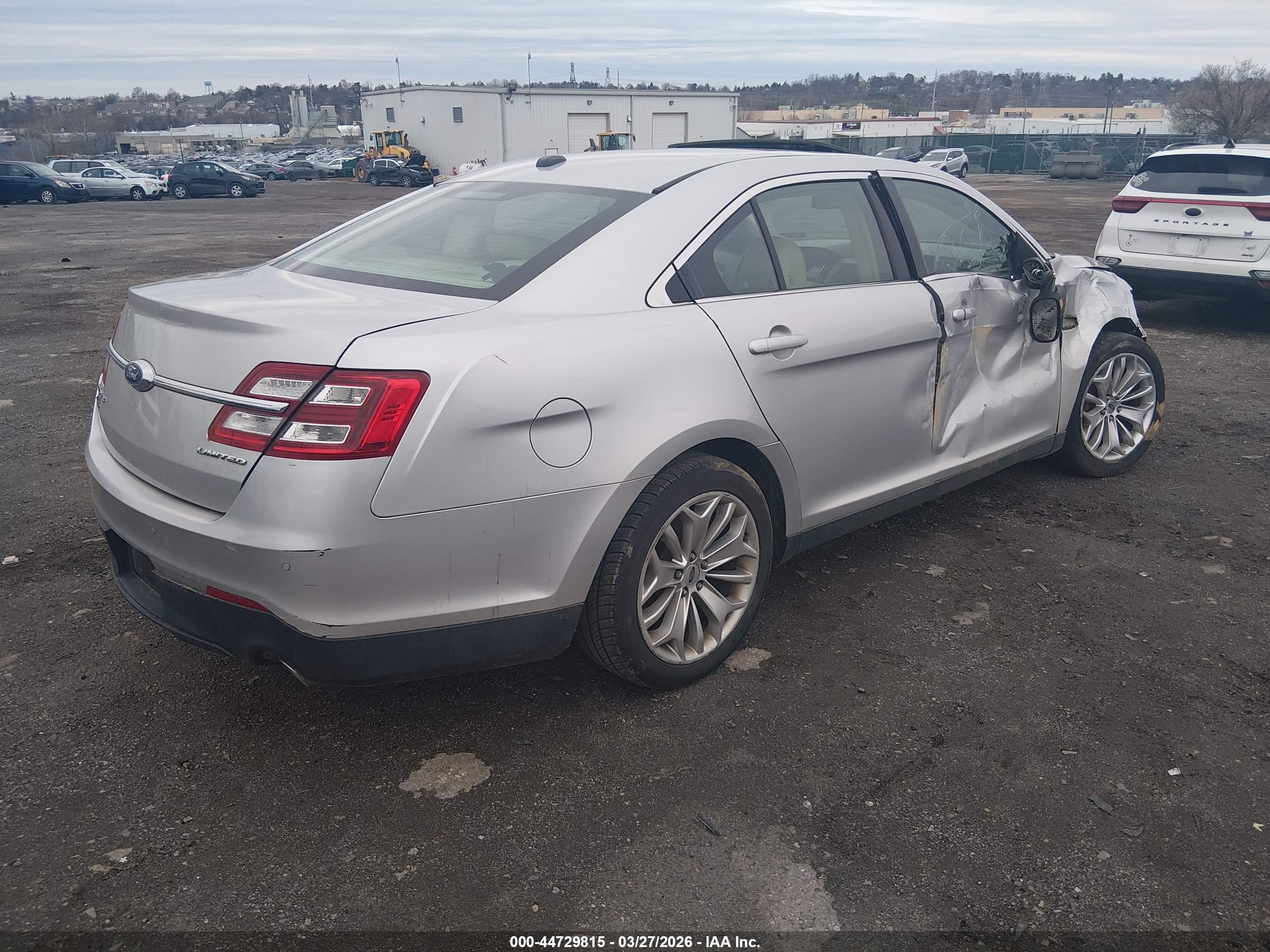 FORD TAURUS image 4