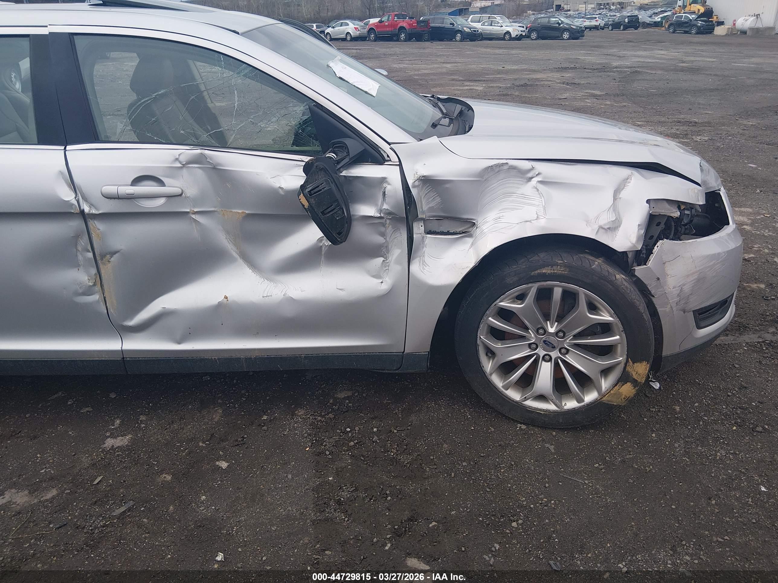 FORD TAURUS image 6