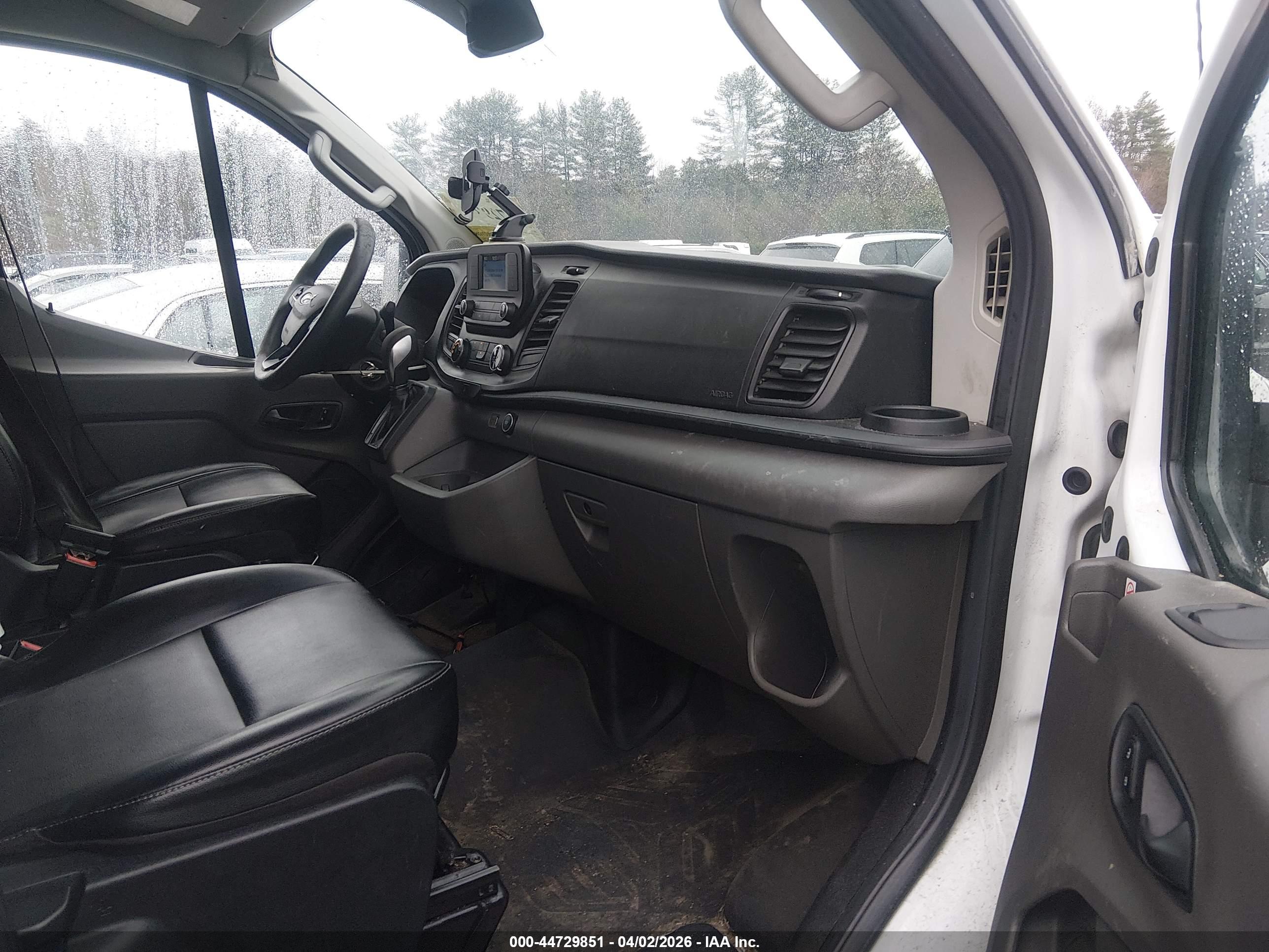 FORD TRANSIT-250 image 5