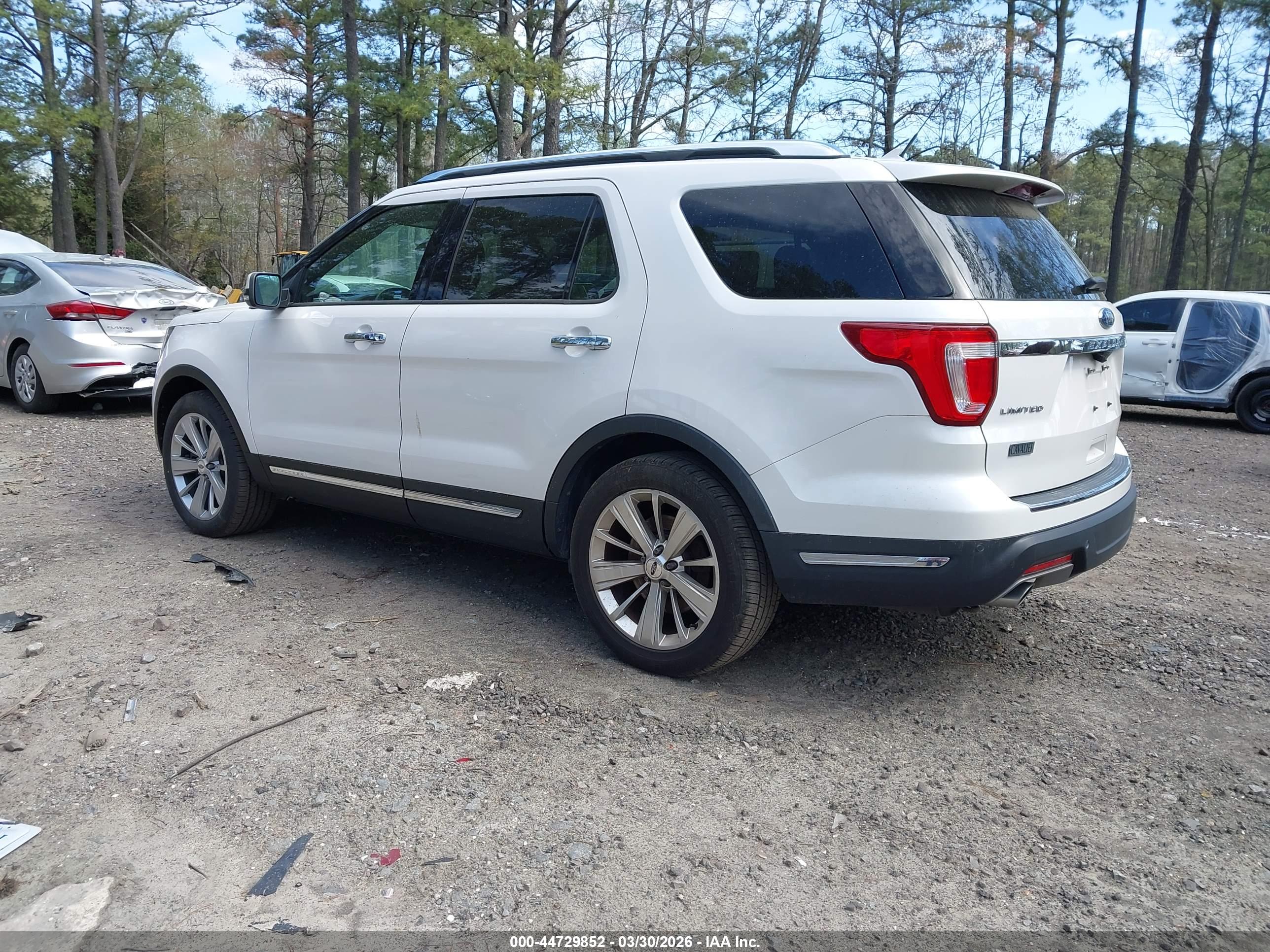 FORD EXPLORER image 3