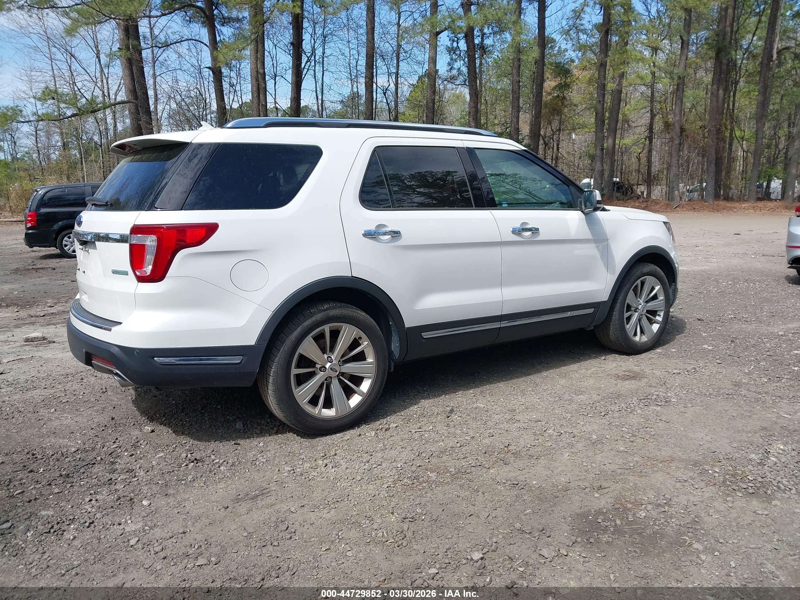 FORD EXPLORER image 4