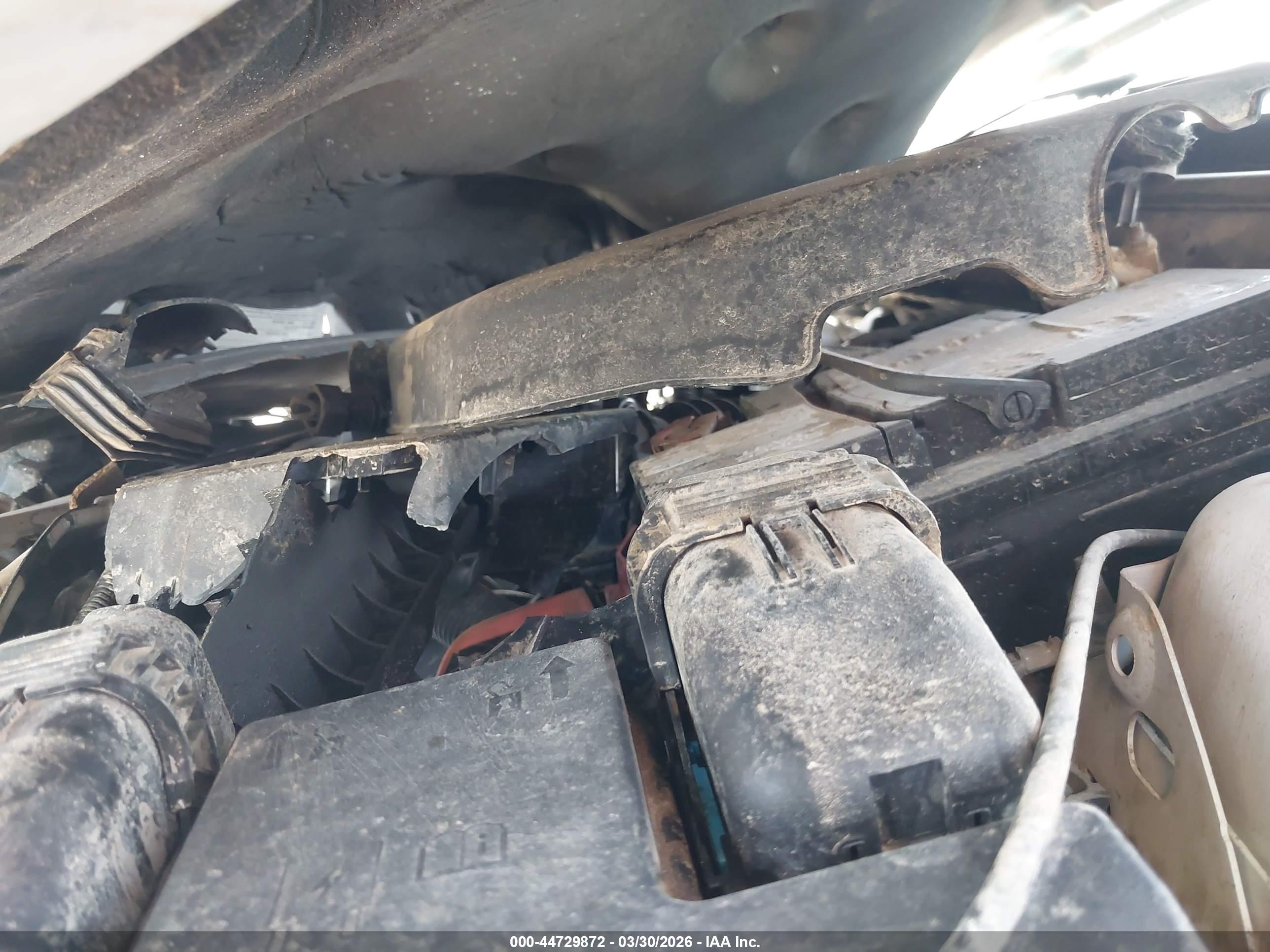 FORD FUSION image 10