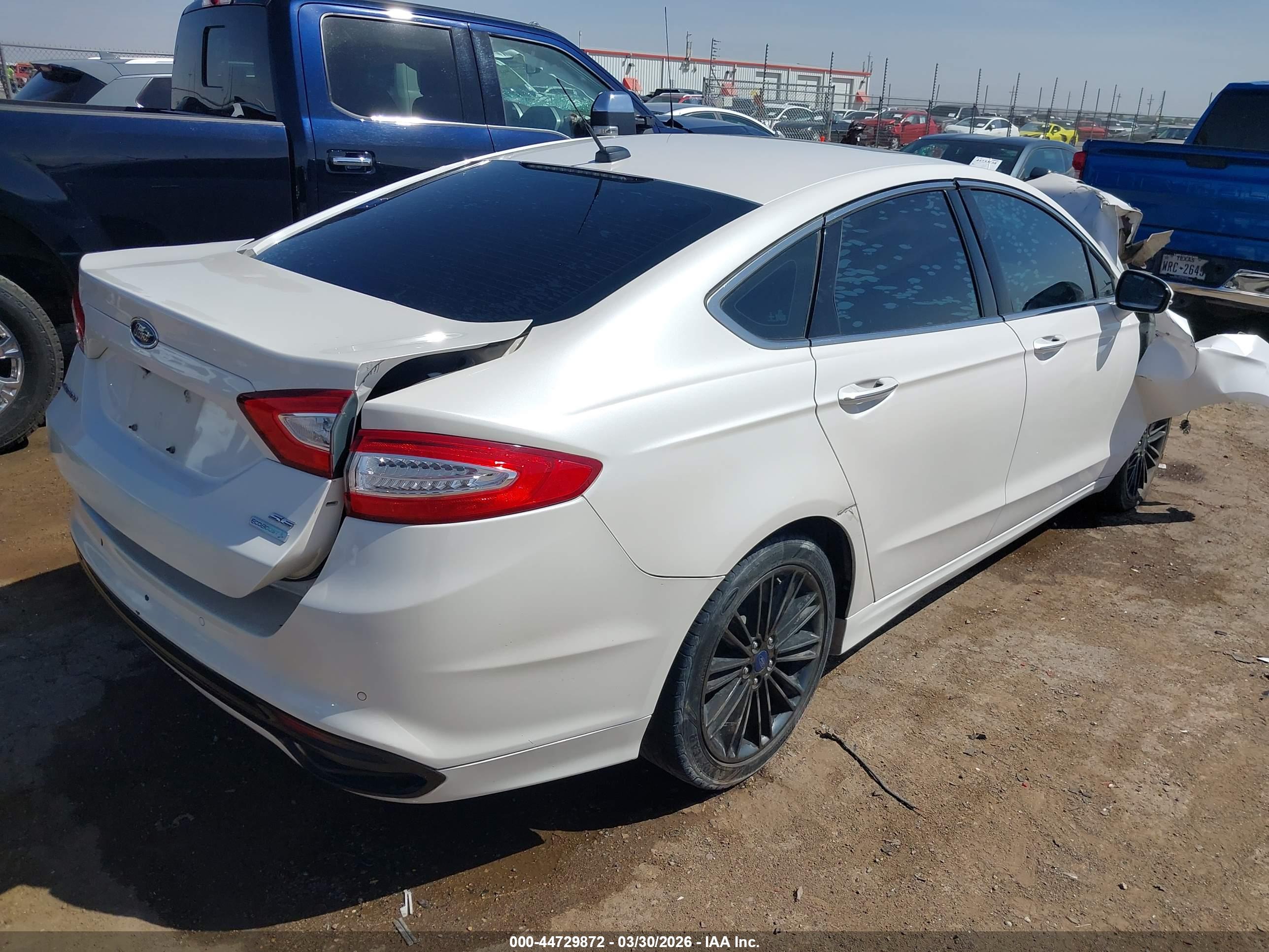 FORD FUSION image 4