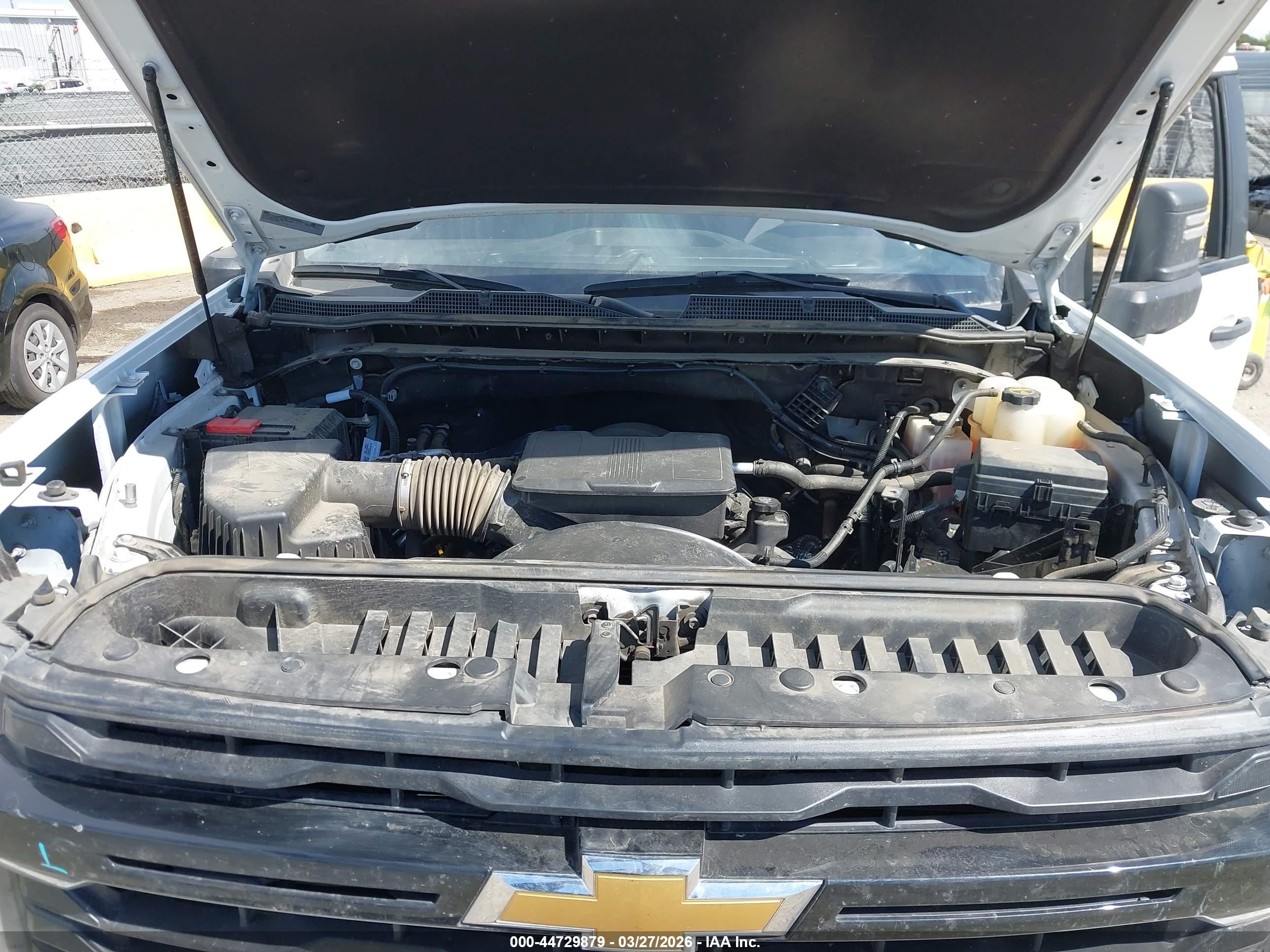 CHEVROLET SILVERADO image 10