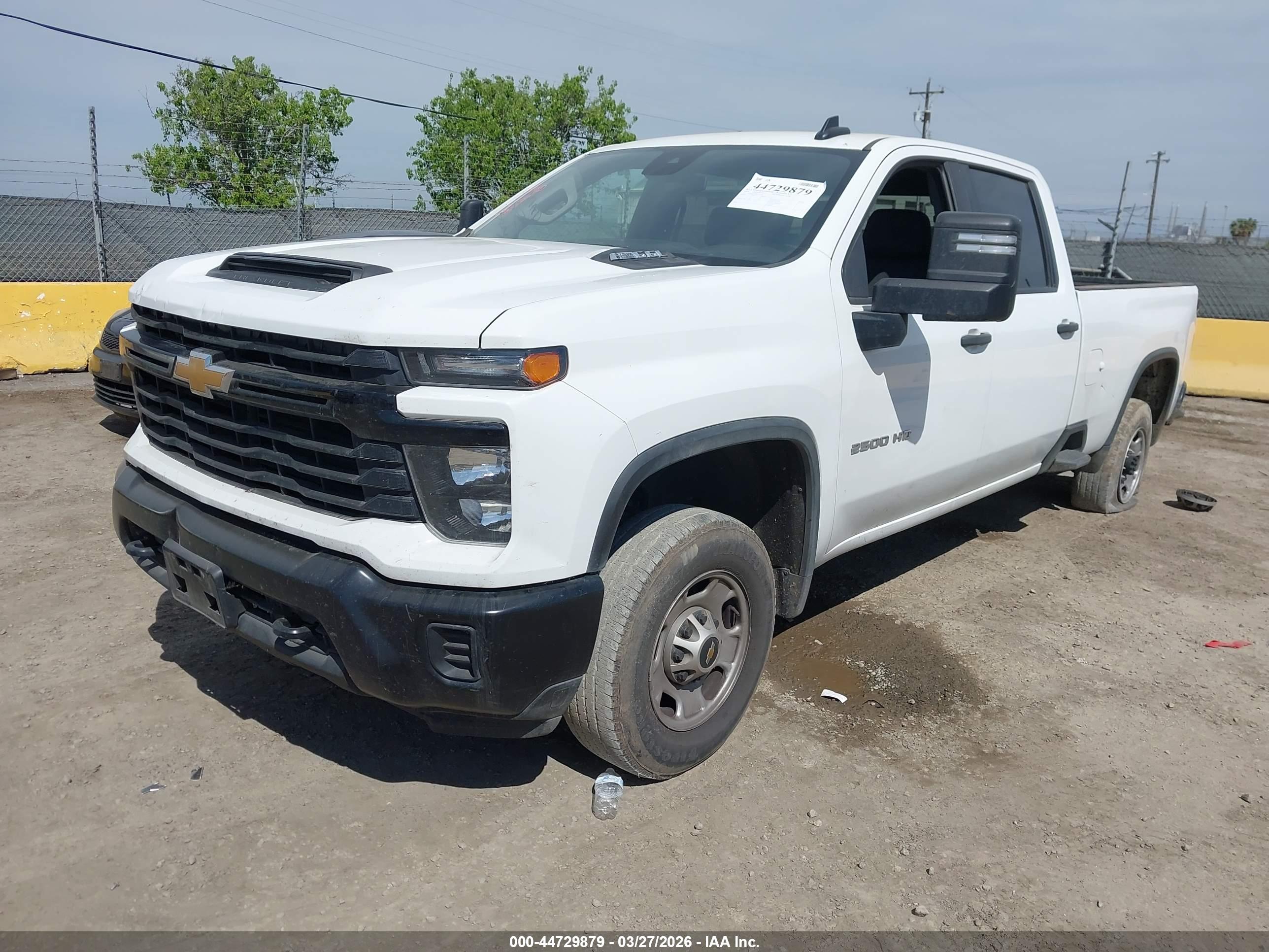 CHEVROLET SILVERADO image 2