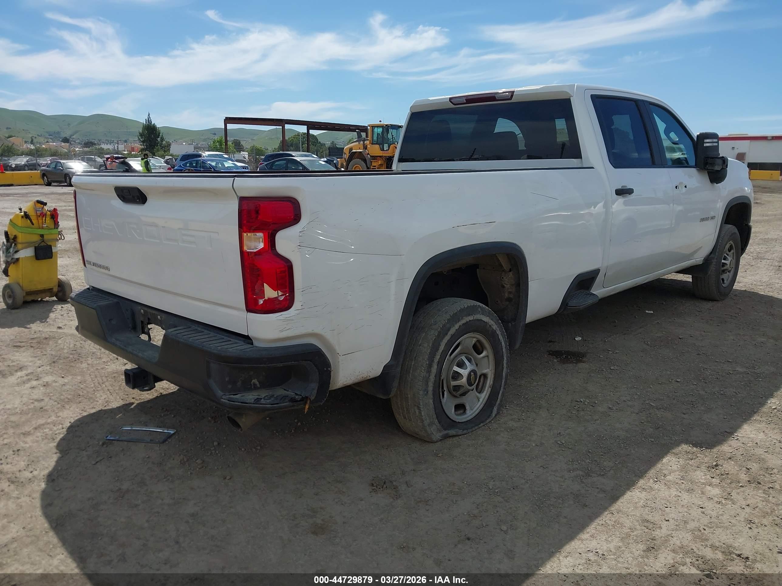 CHEVROLET SILVERADO image 4