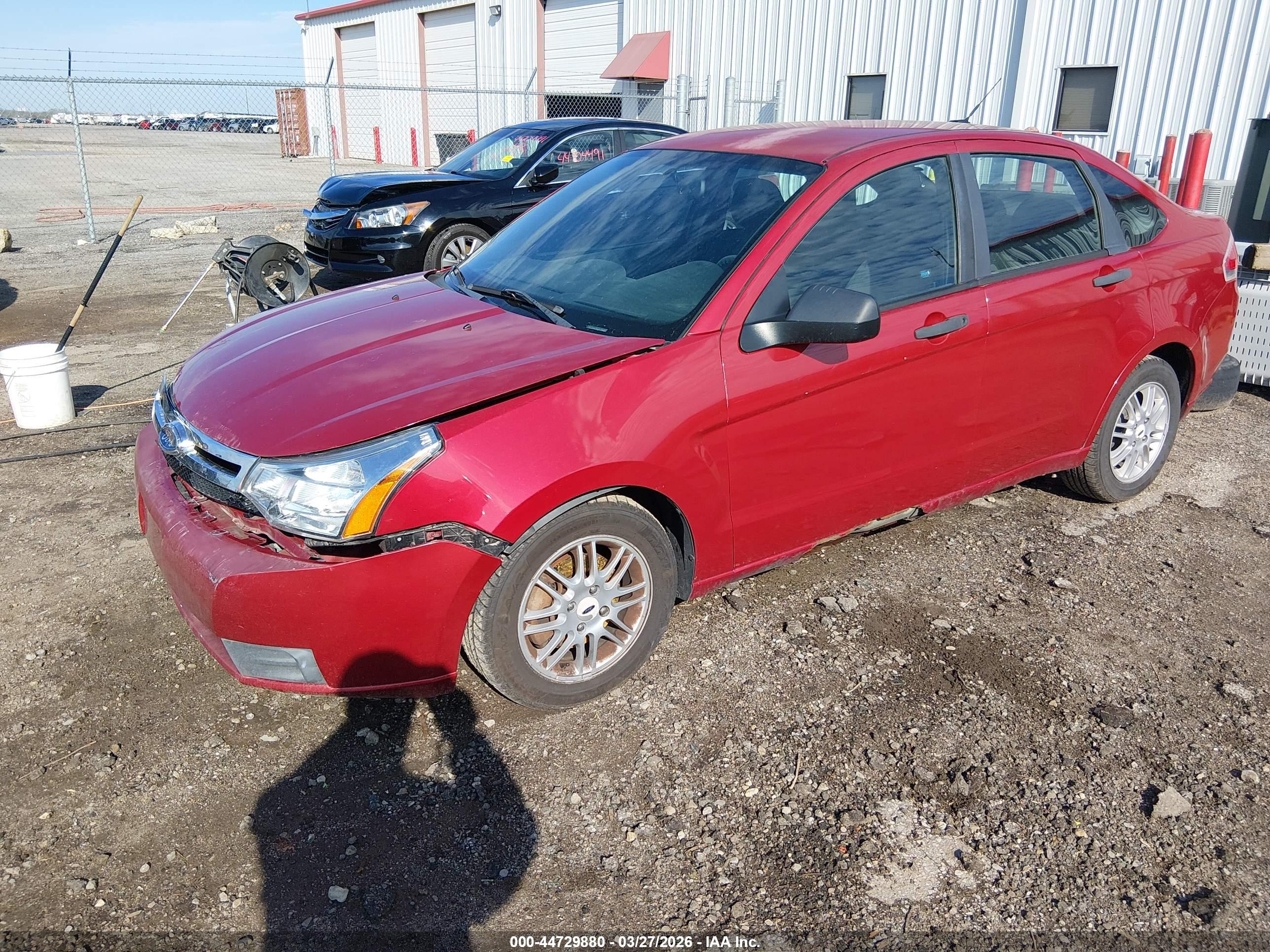 FORD FOCUS image 2