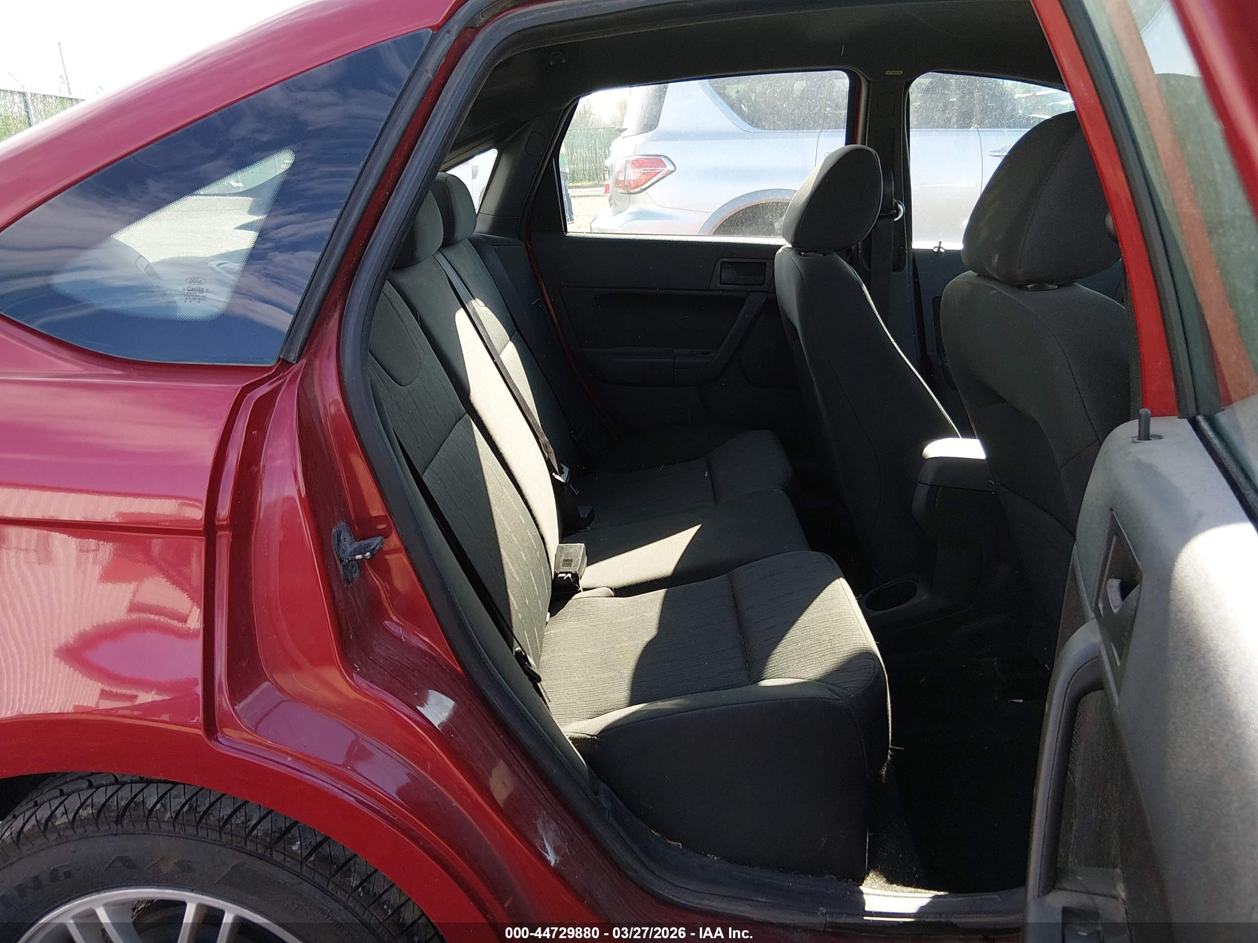 FORD FOCUS image 8