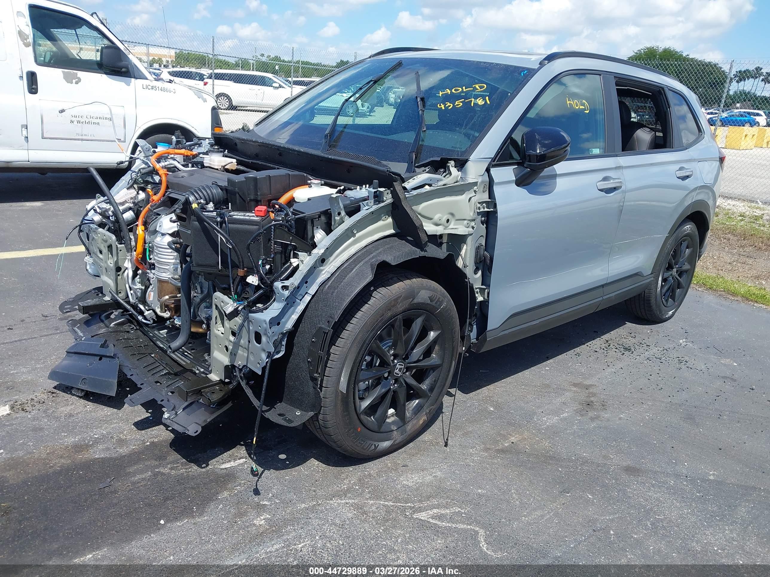 HONDA CR-V image 2
