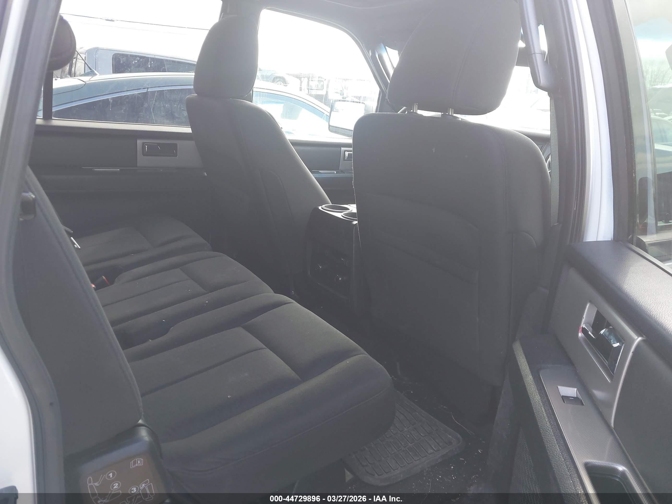 FORD EXPEDITION image 8