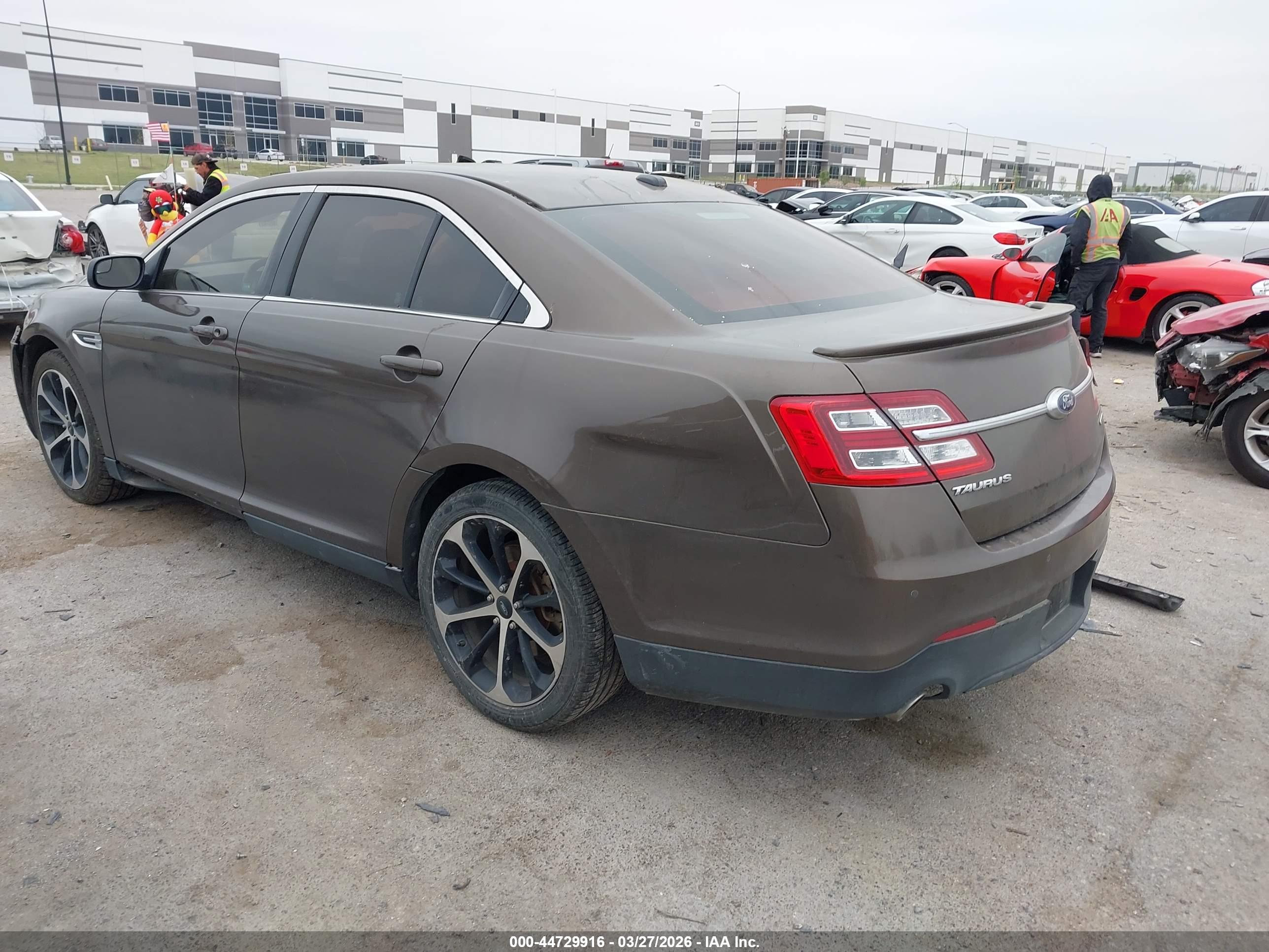 FORD TAURUS image 3