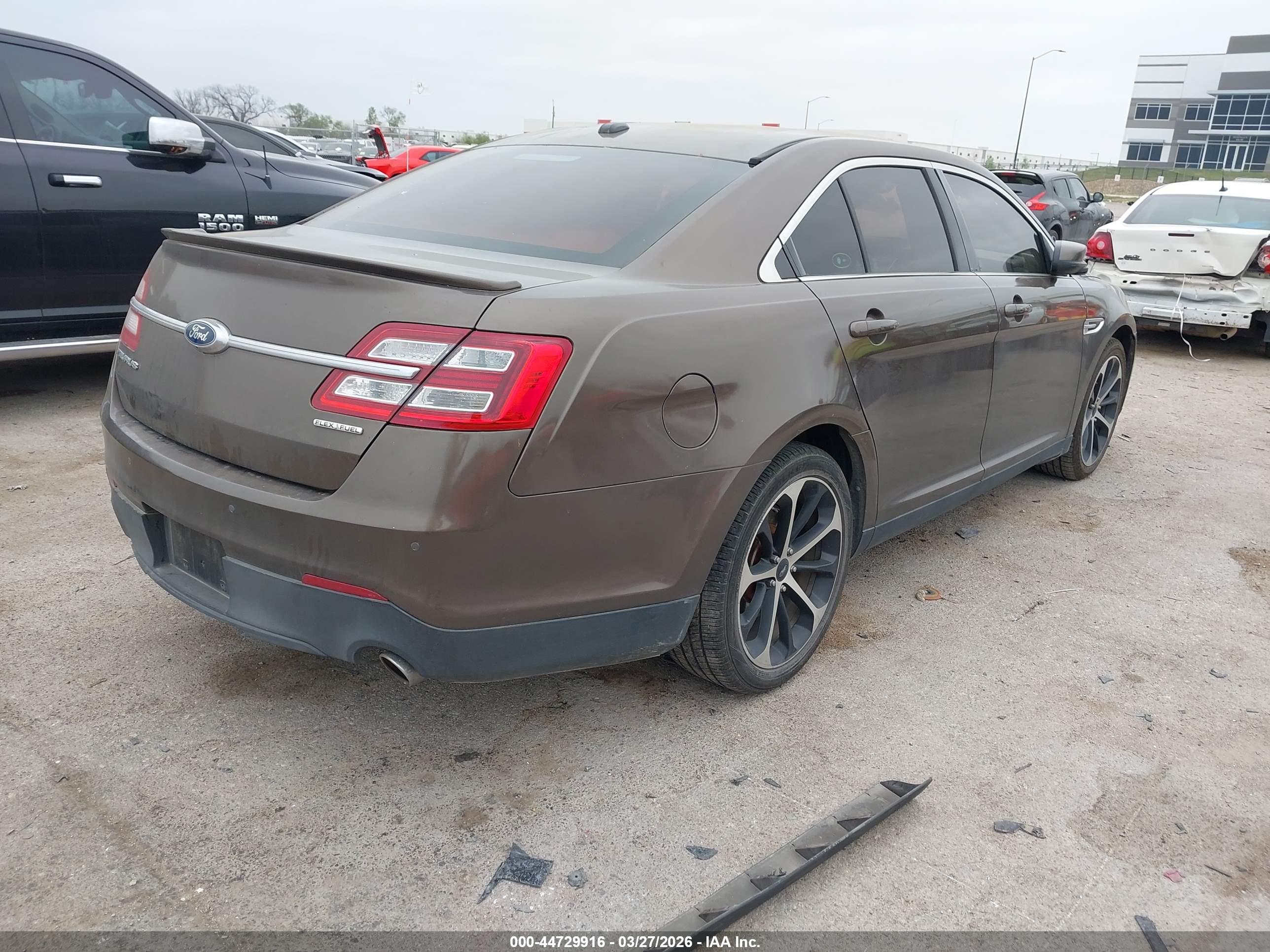 FORD TAURUS image 4