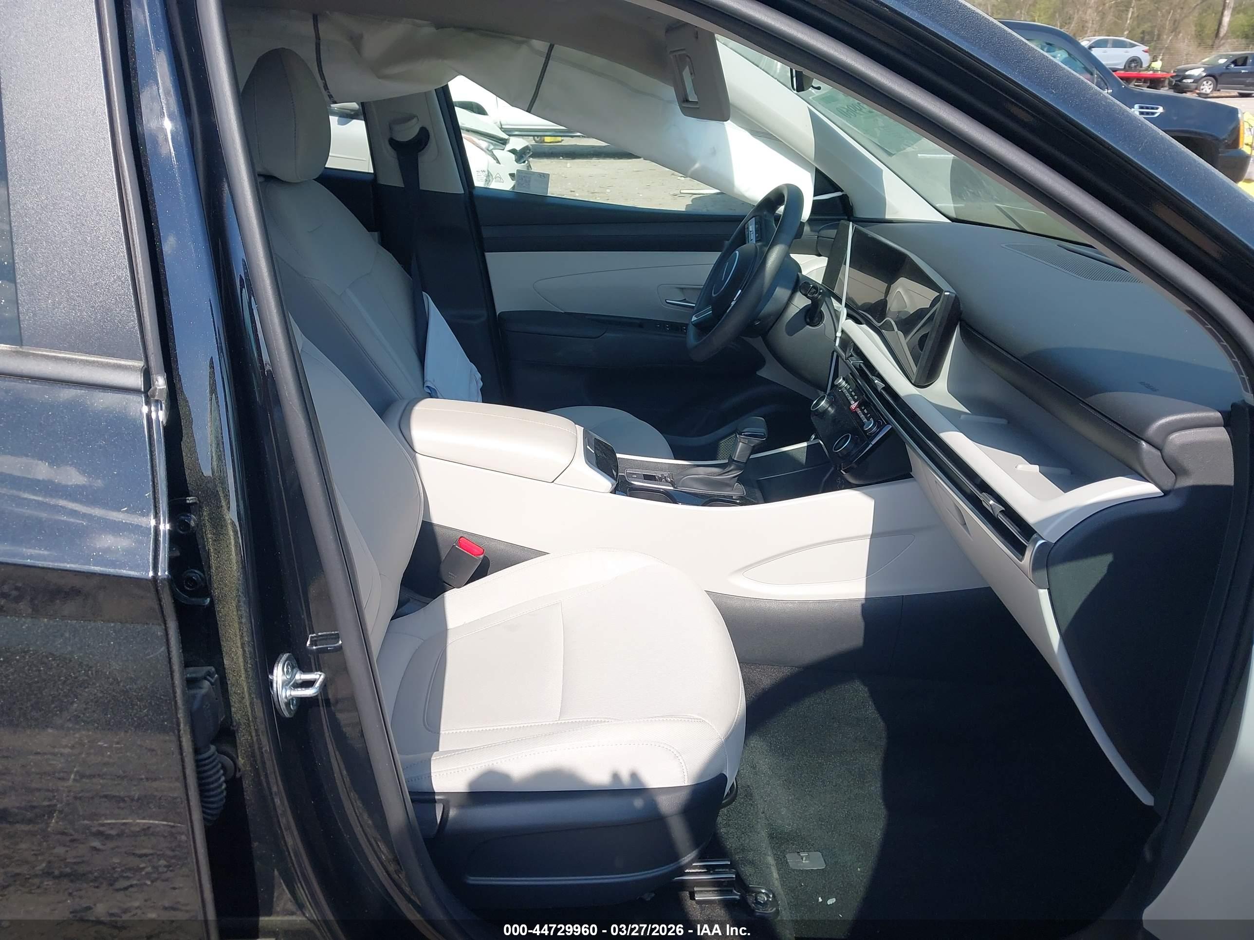 HYUNDAI TUCSON image 5