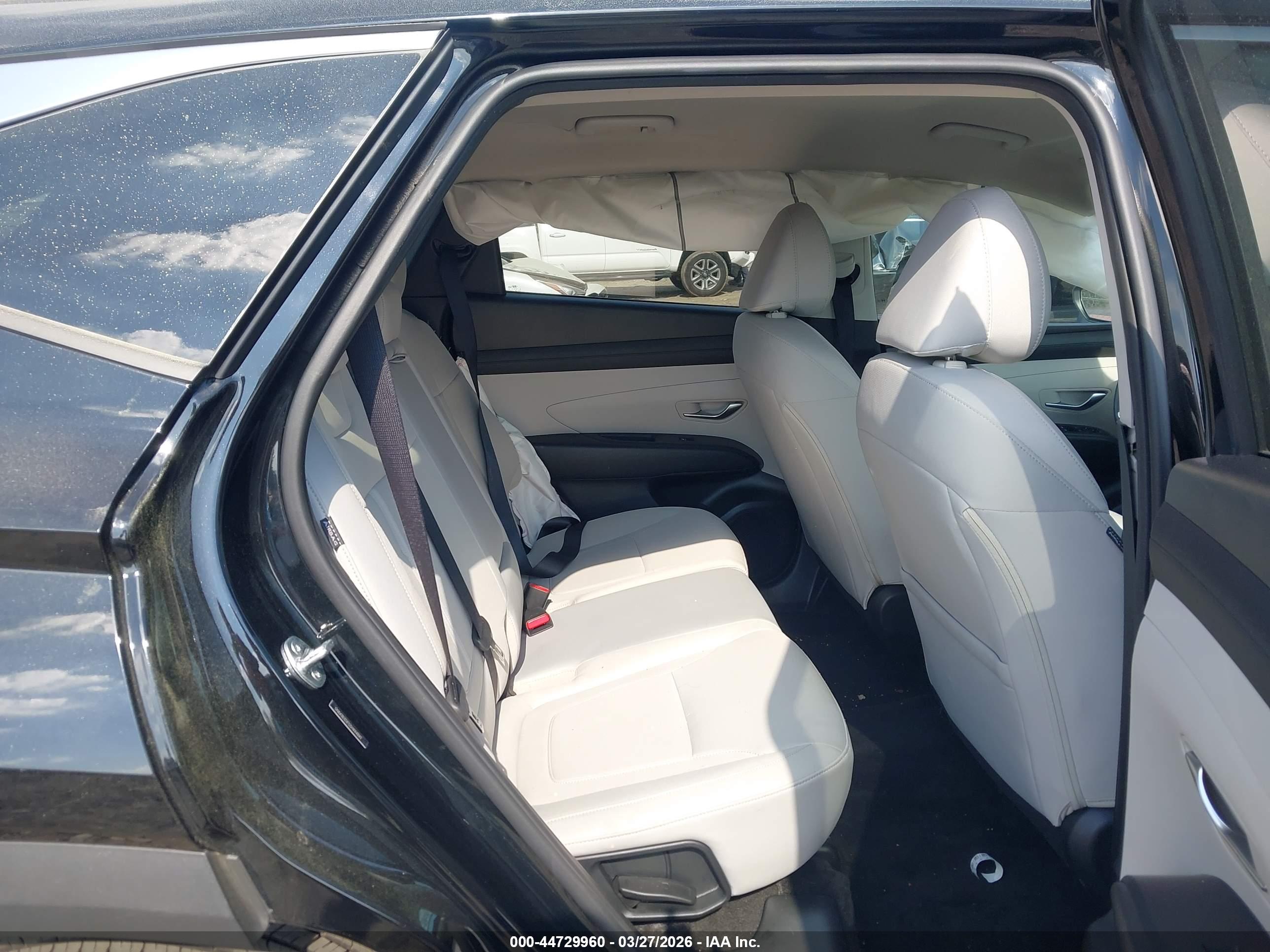 HYUNDAI TUCSON image 8