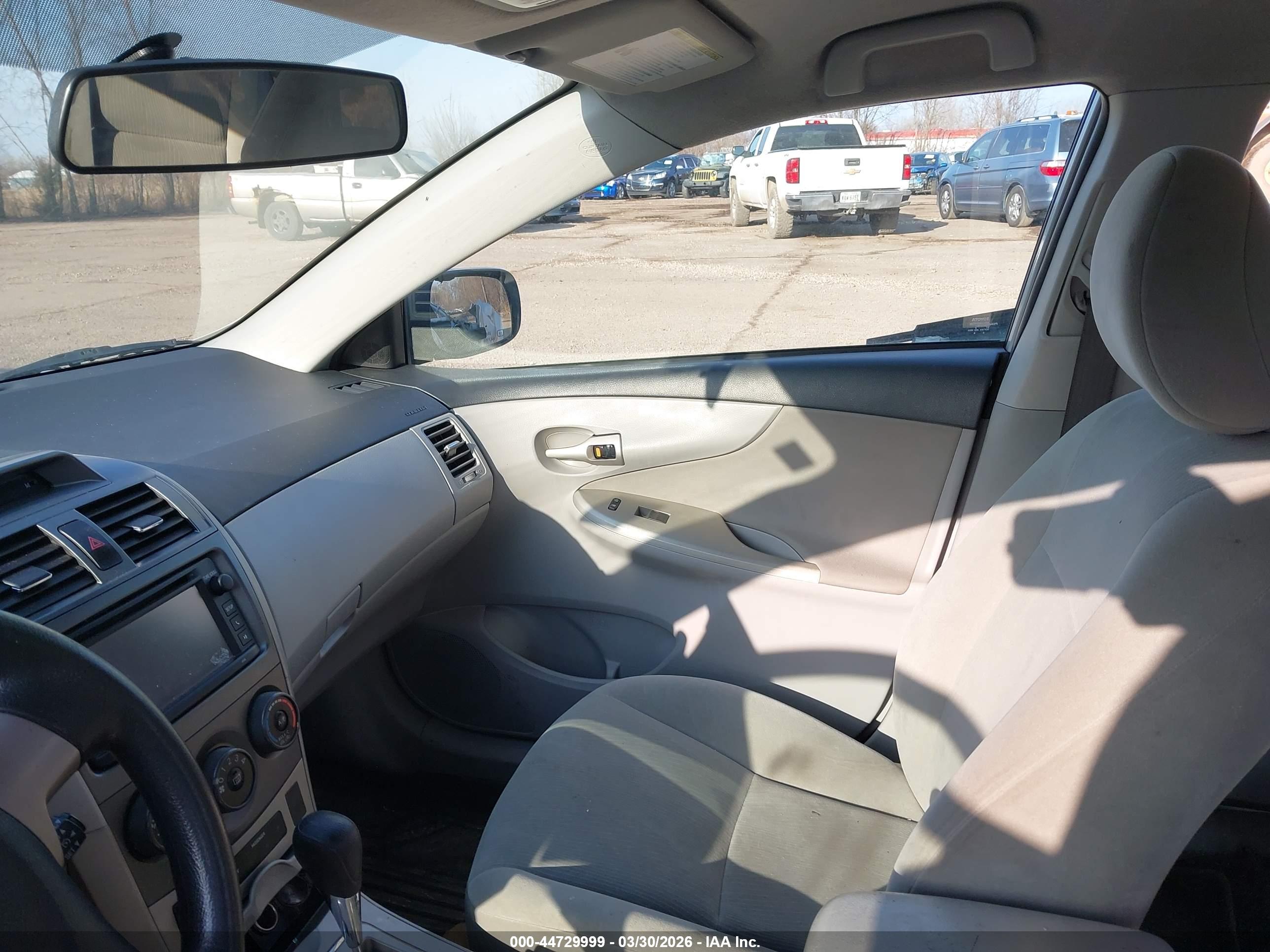 TOYOTA COROLLA image 5