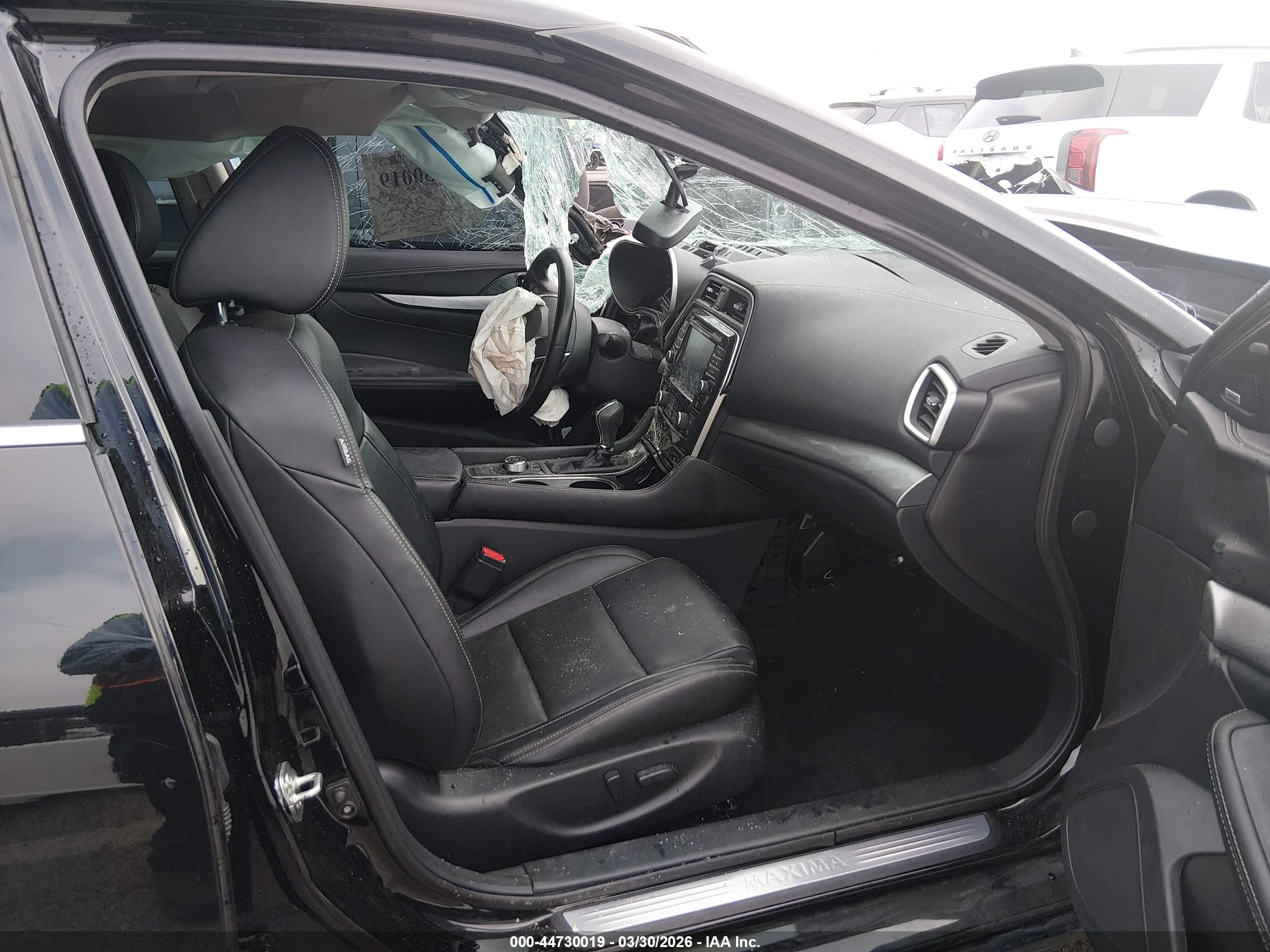 NISSAN MAXIMA image 5