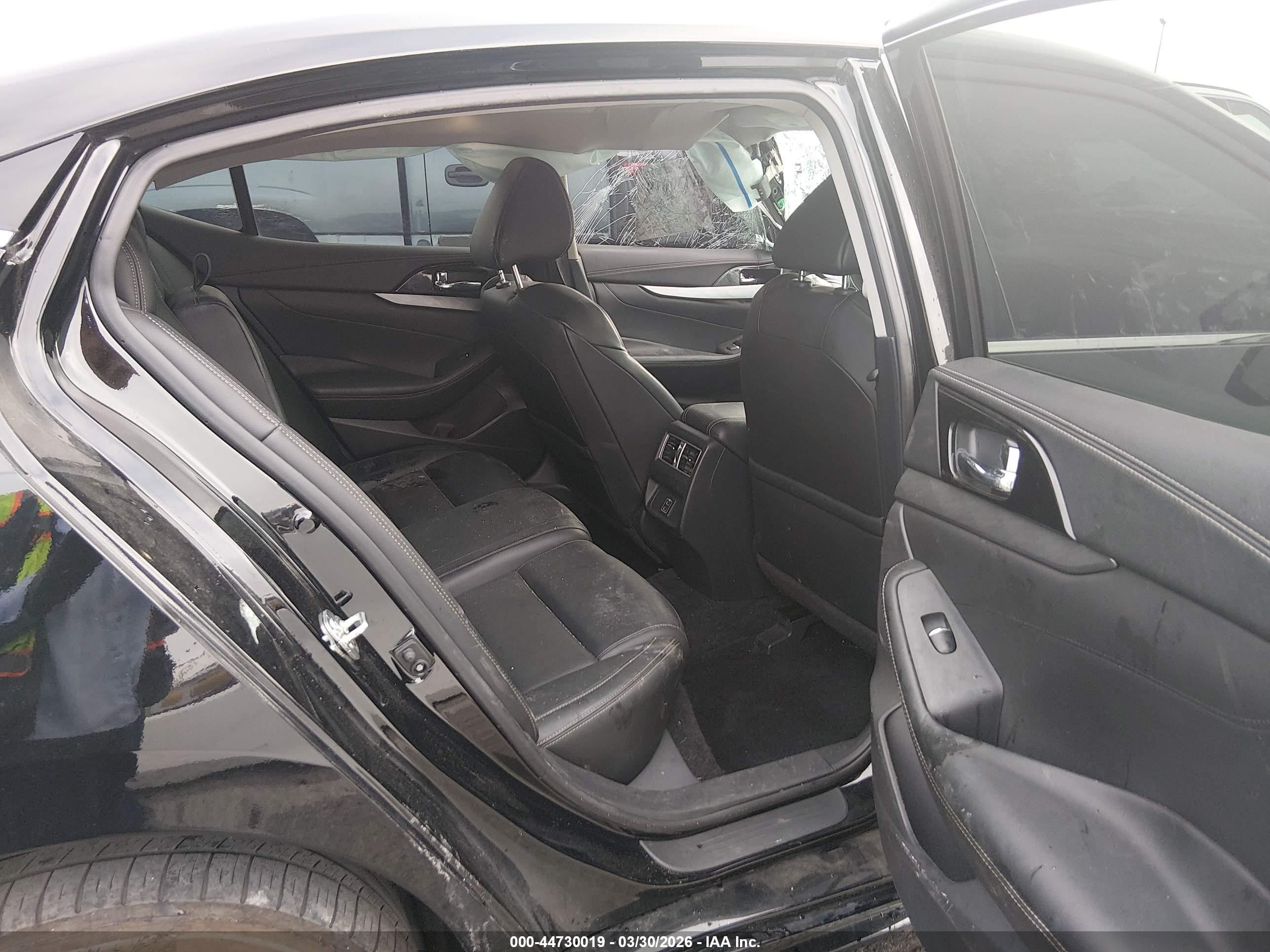 NISSAN MAXIMA image 8