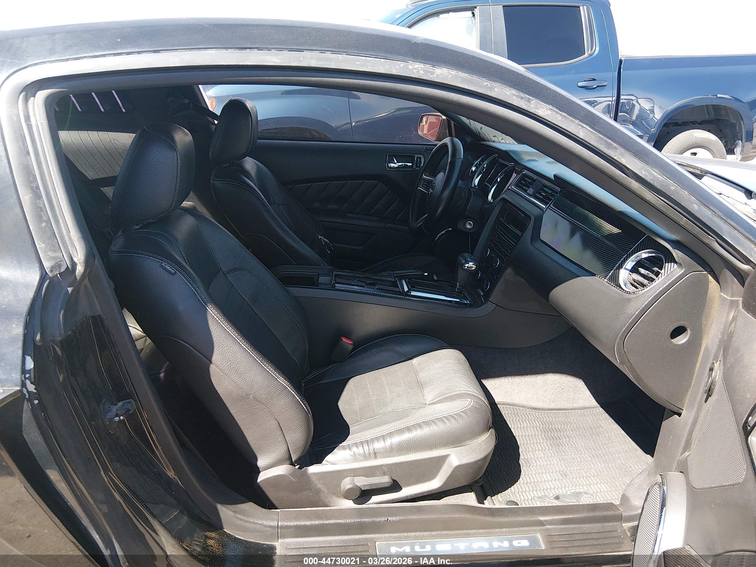 FORD MUSTANG image 5