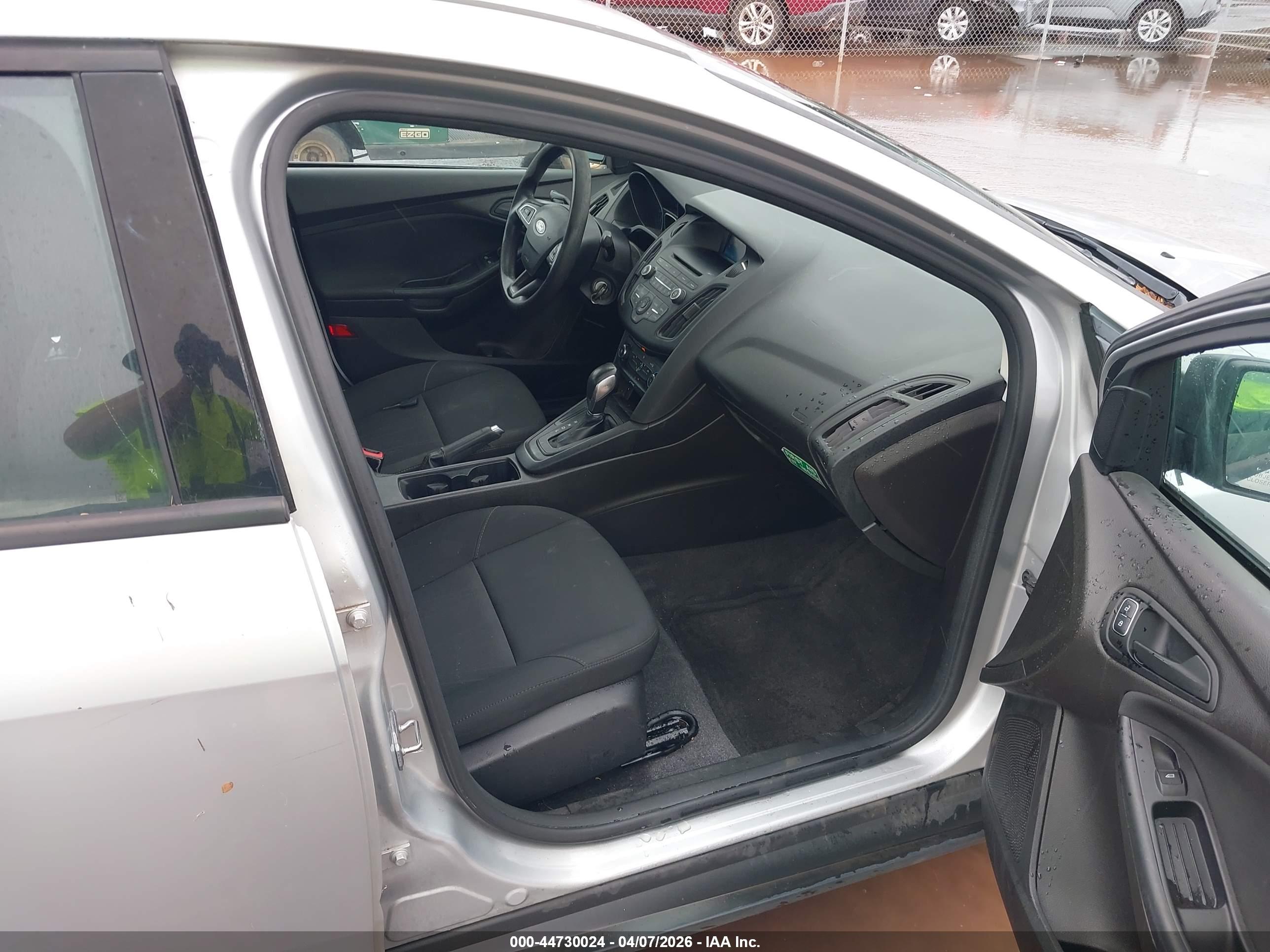 FORD FOCUS image 5