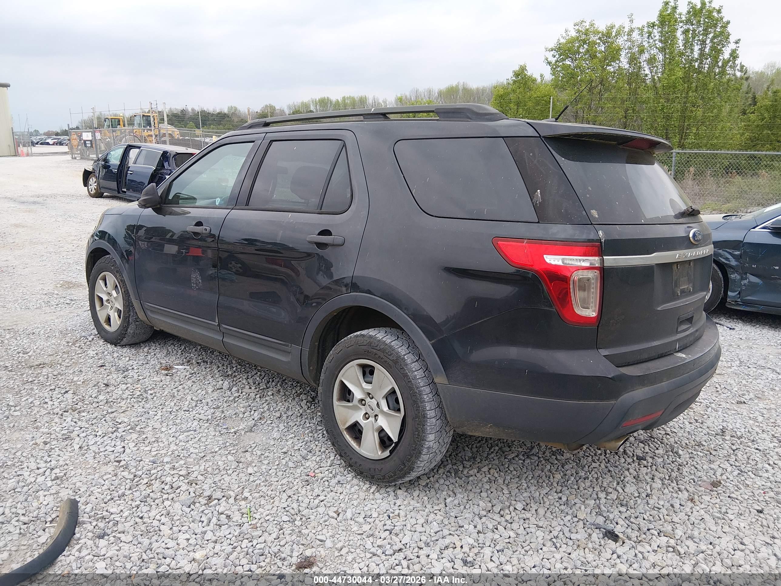 FORD EXPLORER image 3
