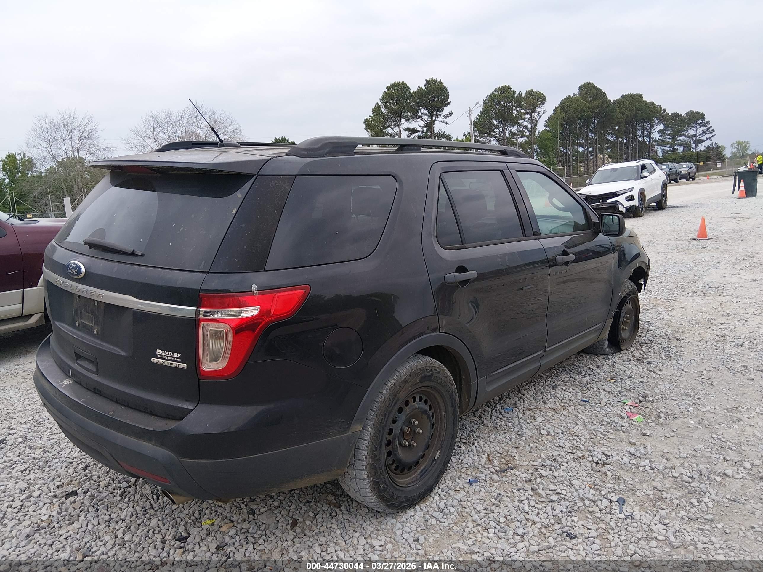 FORD EXPLORER image 4