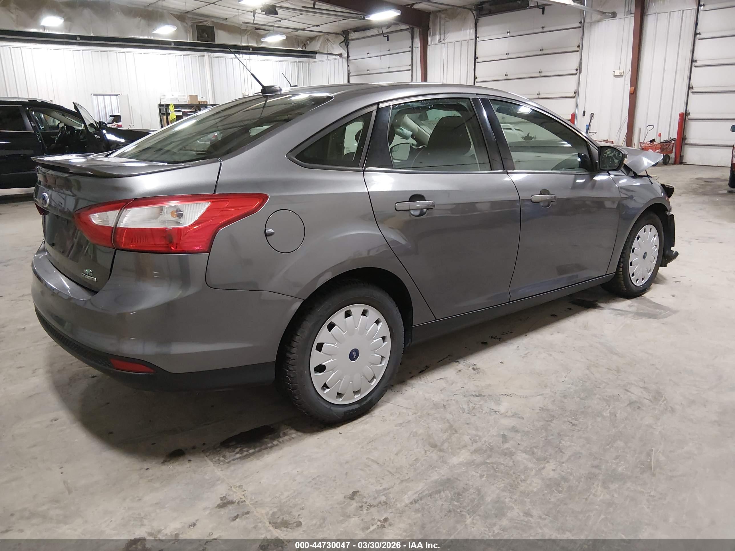 FORD FOCUS image 4