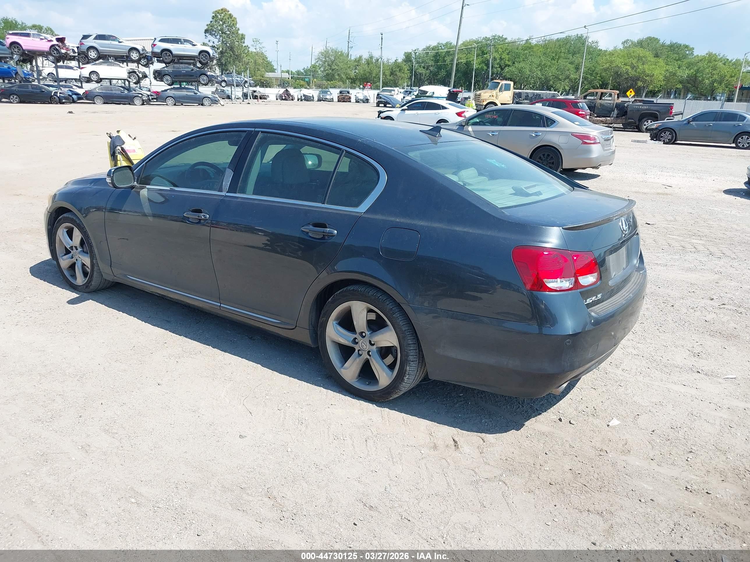 LEXUS GS image 3