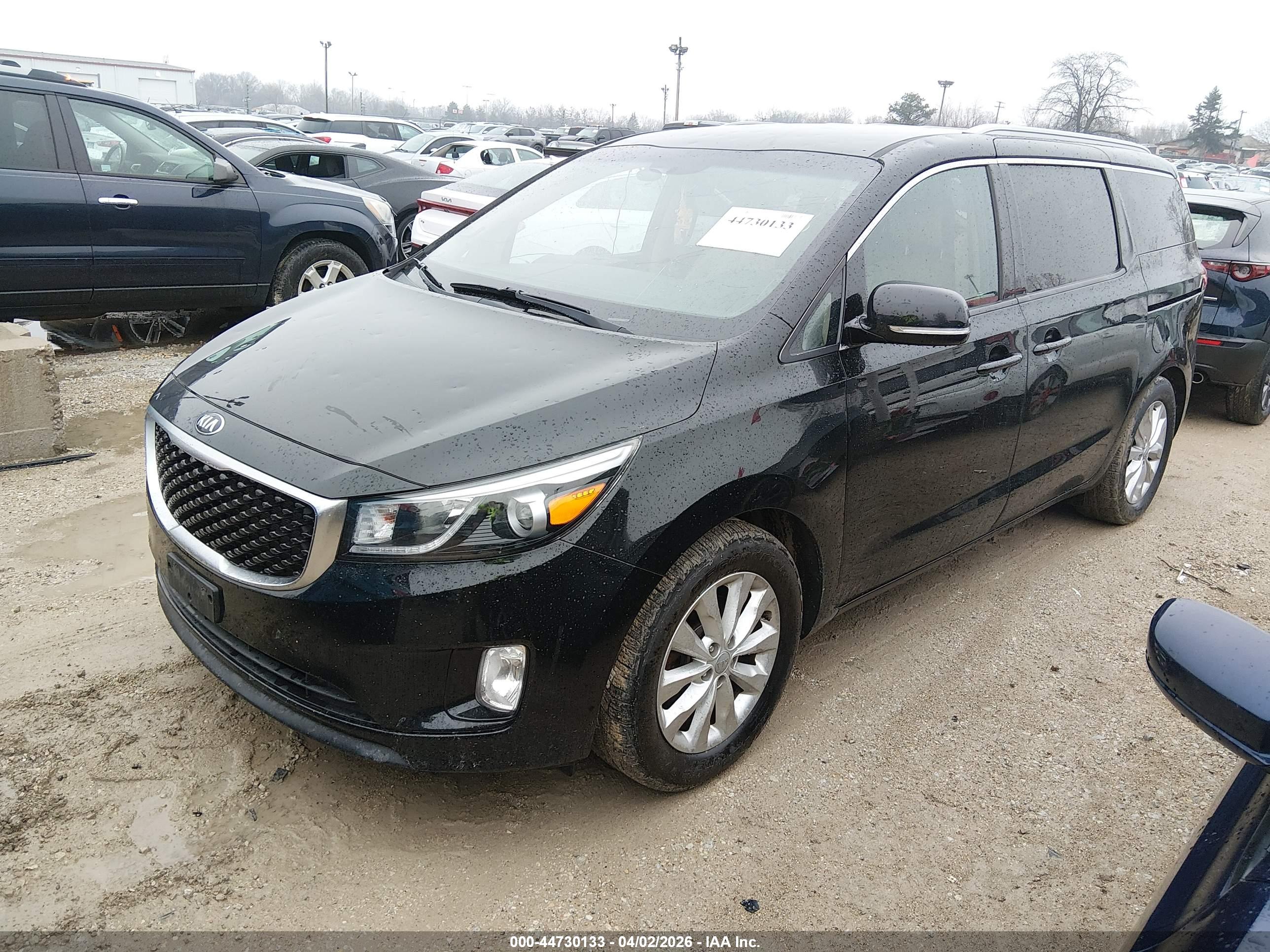 KIA SEDONA image 2