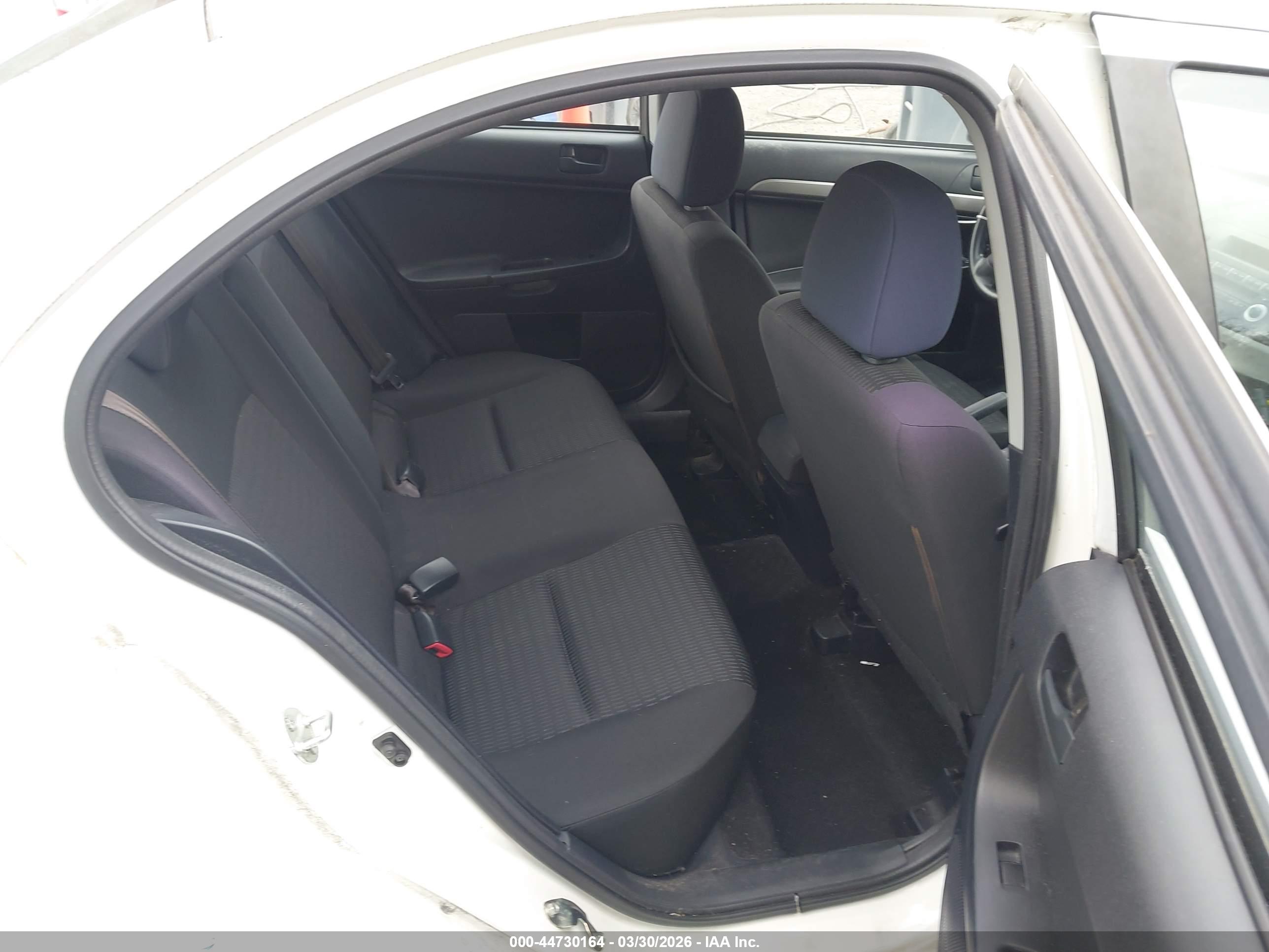MITSUBISHI LANCER image 8