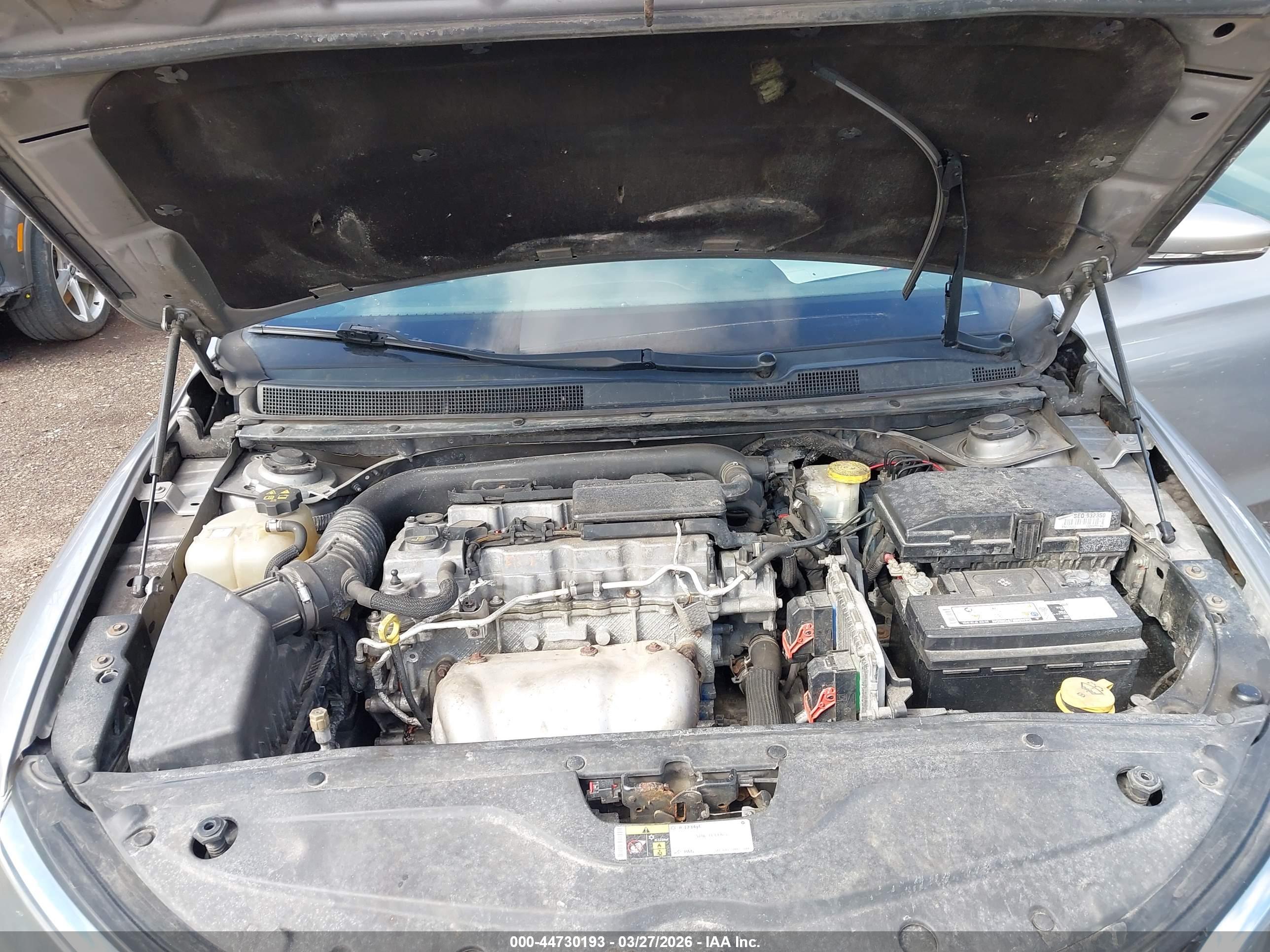 CHRYSLER 200 image 10