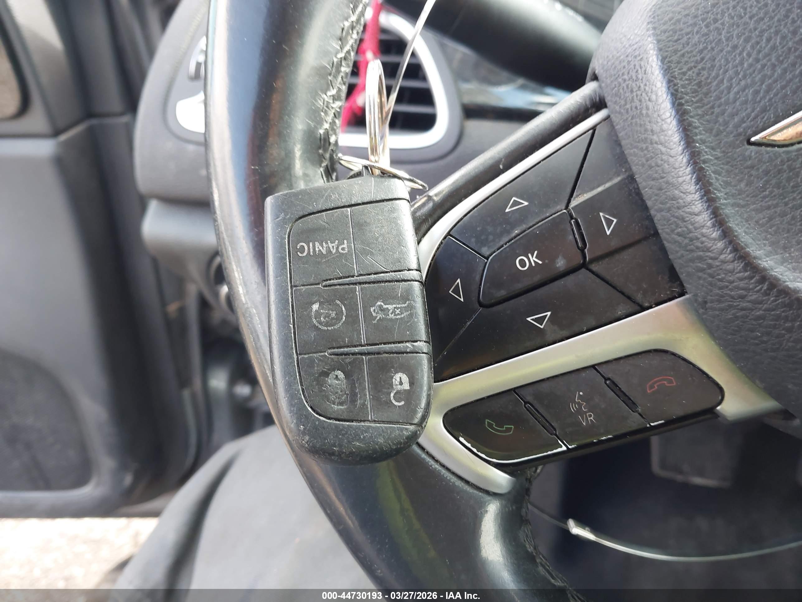 CHRYSLER 200 image 11