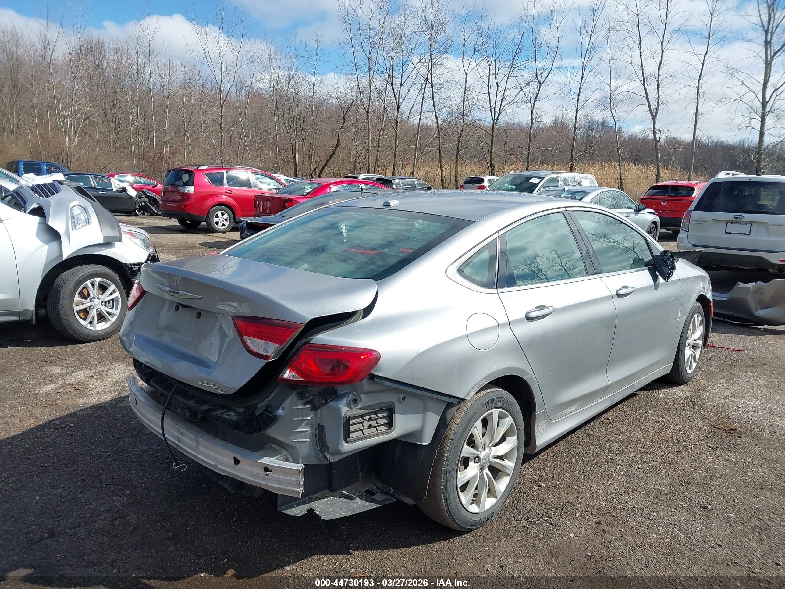 CHRYSLER 200 image 4