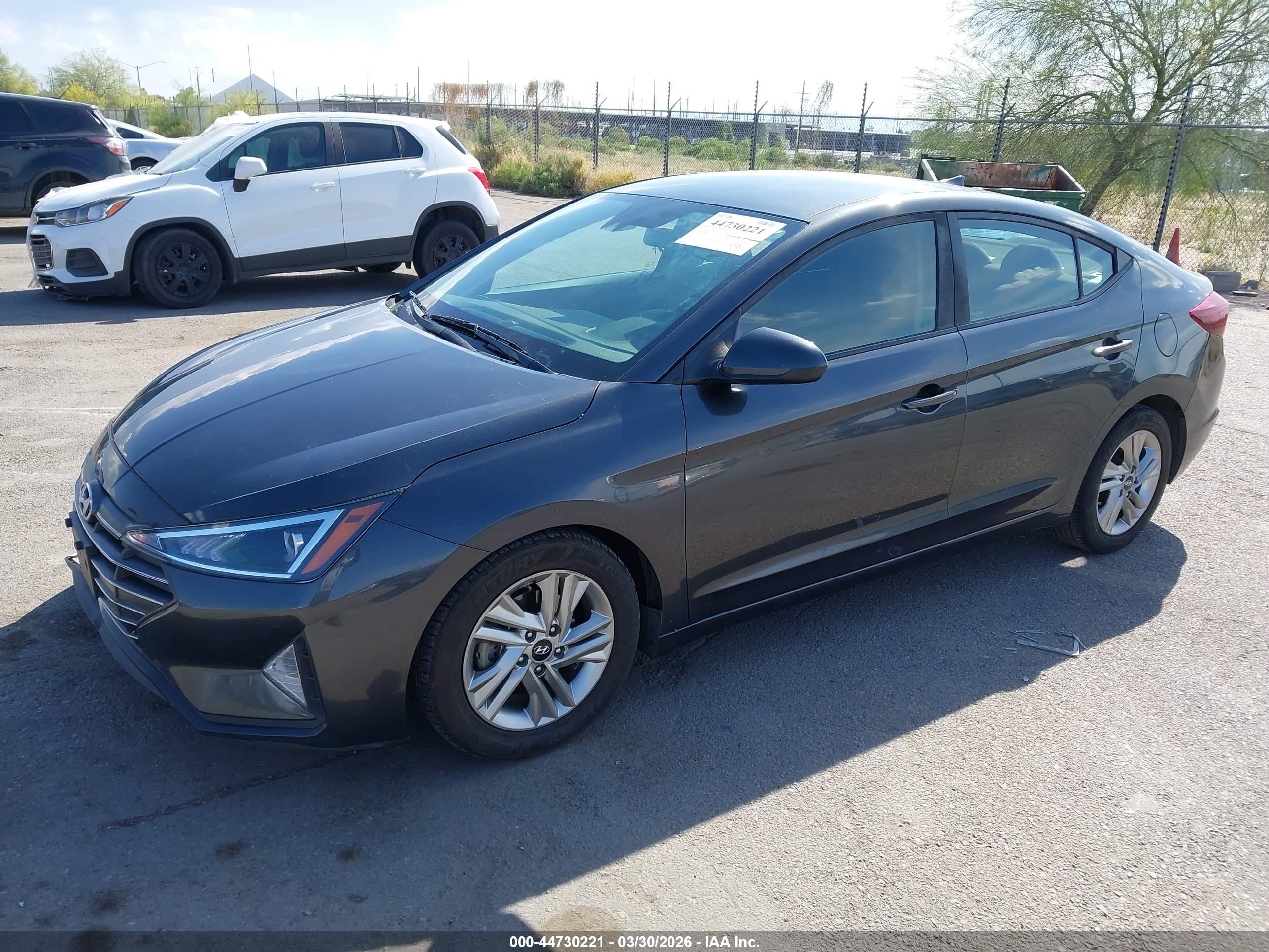 HYUNDAI ELANTRA image 2