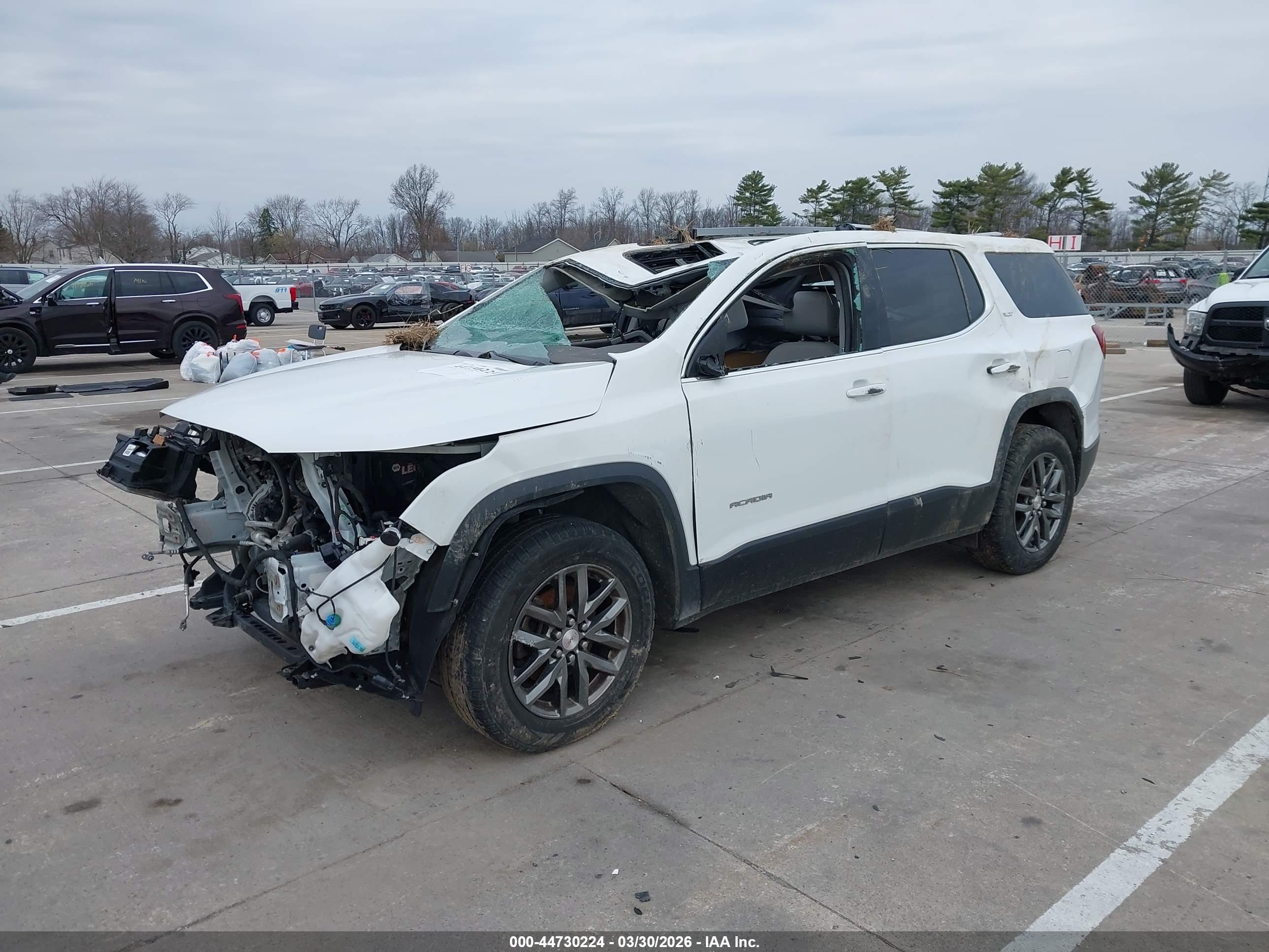 GMC ACADIA image 2