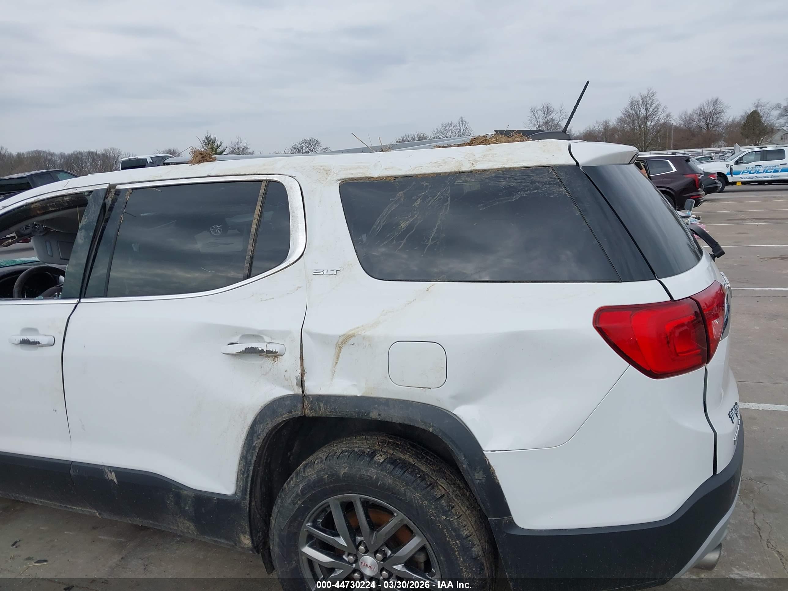 GMC ACADIA image 6