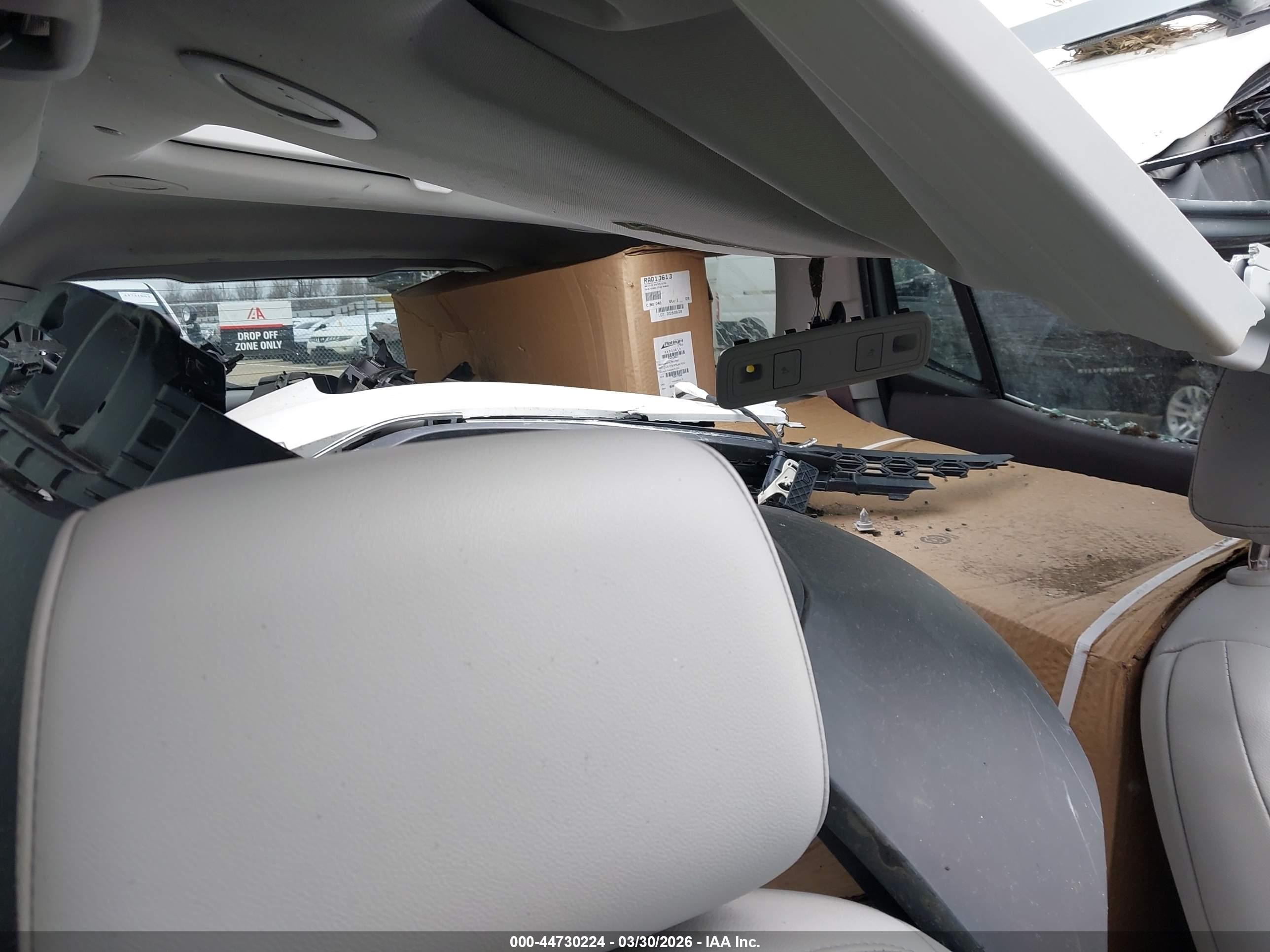 GMC ACADIA image 8