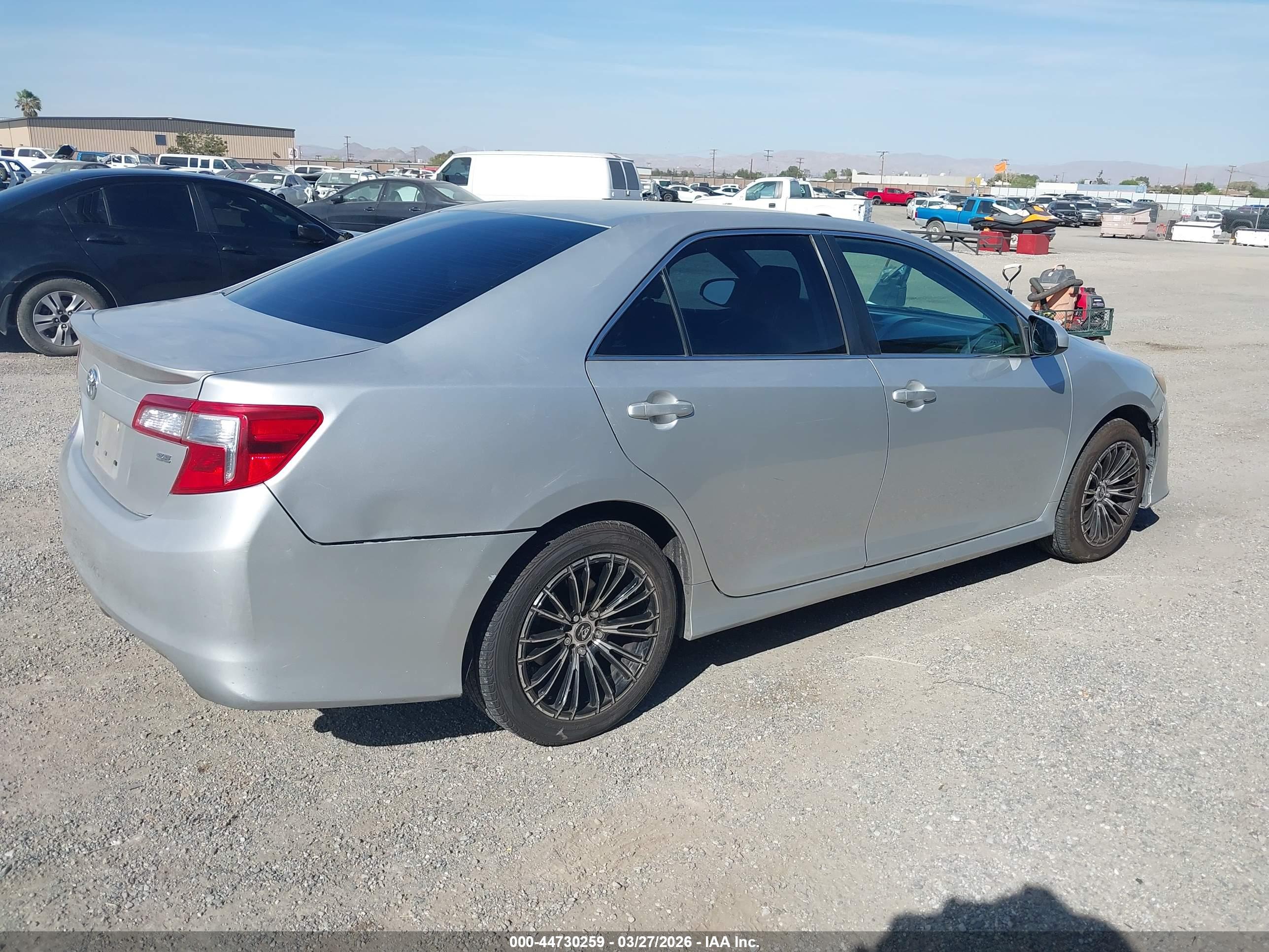 TOYOTA CAMRY image 4