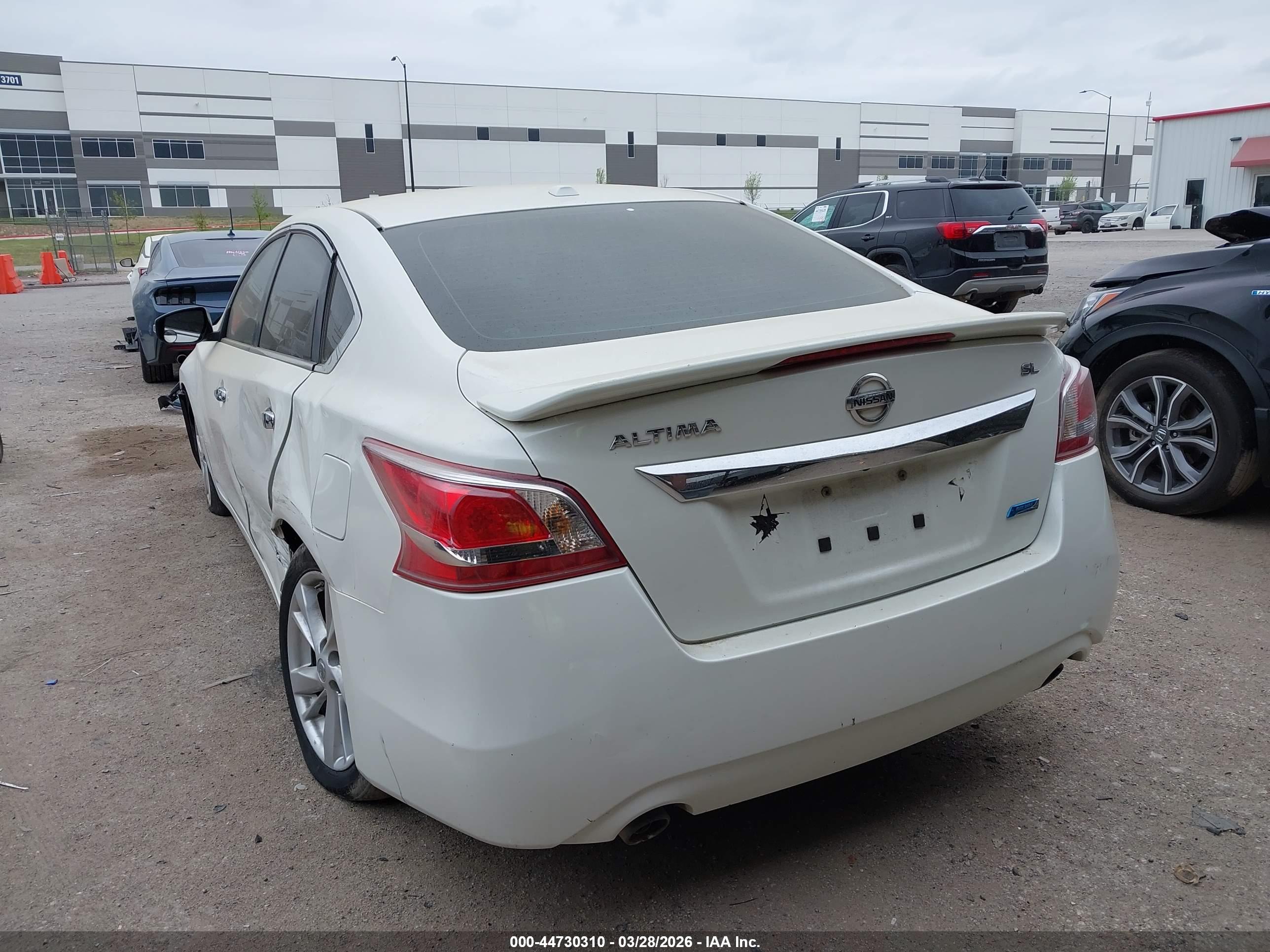 NISSAN ALTIMA image 3