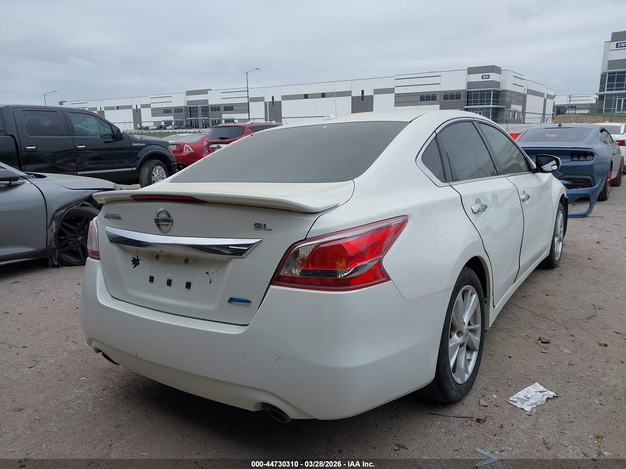 NISSAN ALTIMA image 4
